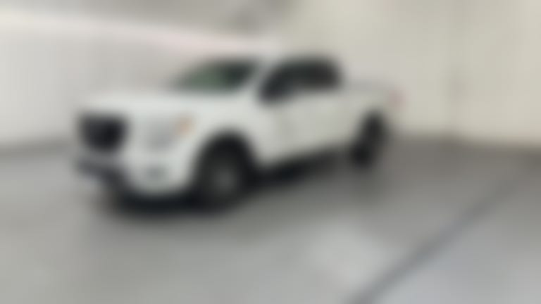 2021 Nissan Titan Crew Cab vehicle photo
