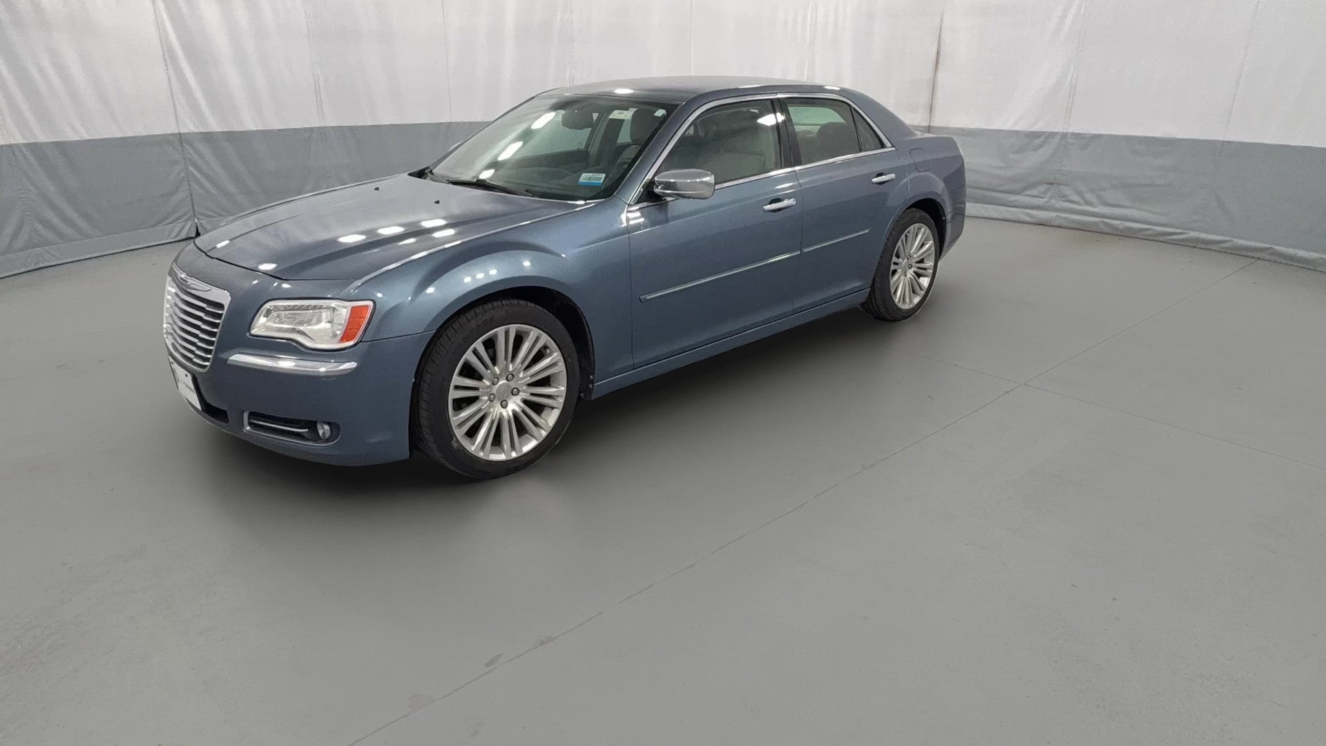 2011 Chrysler 300 vehicle photo