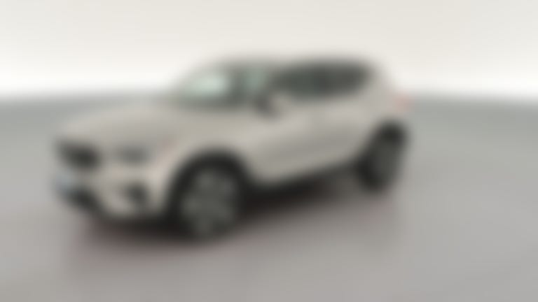 2024 Volvo XC40 vehicle photo