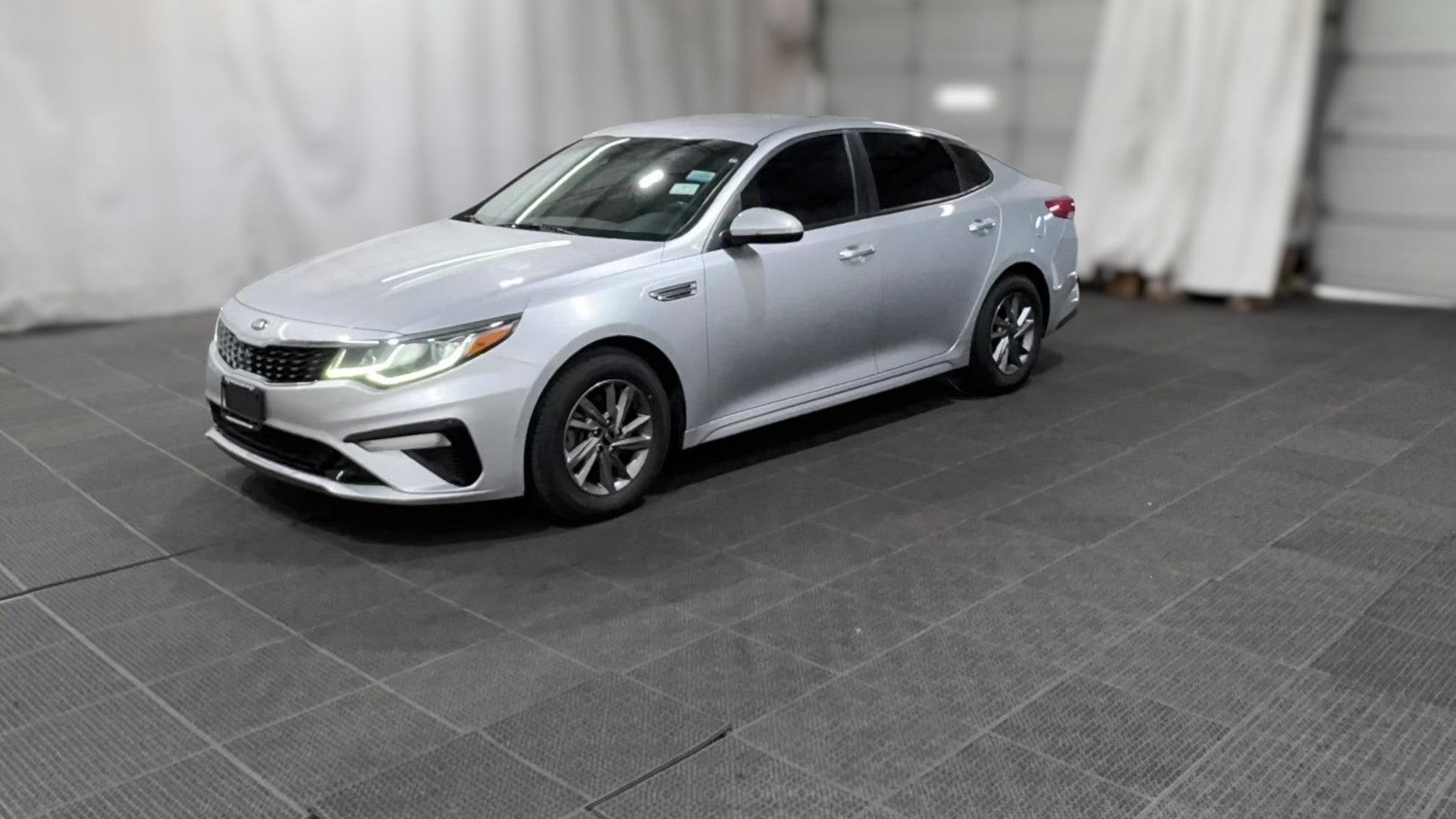 2020 Kia Optima vehicle photo