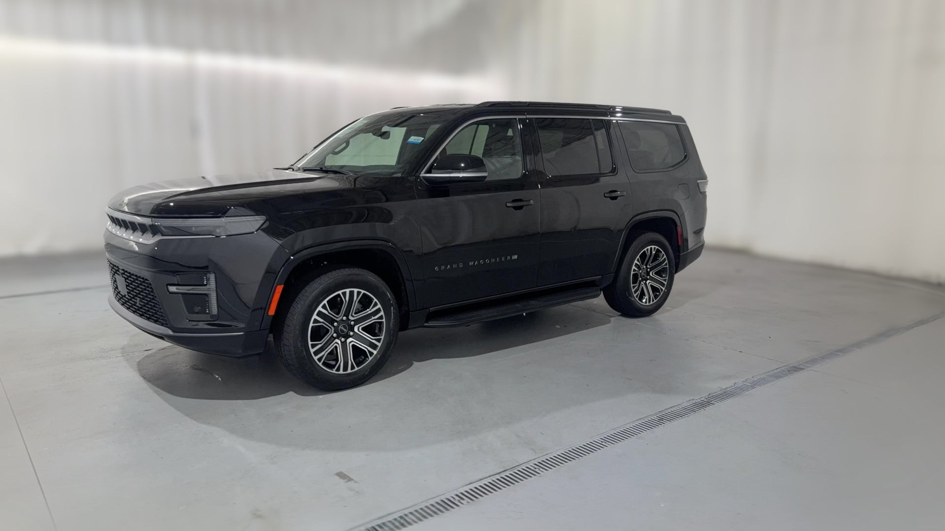 2026 Jeep Grand Wagoneer vehicle photo
