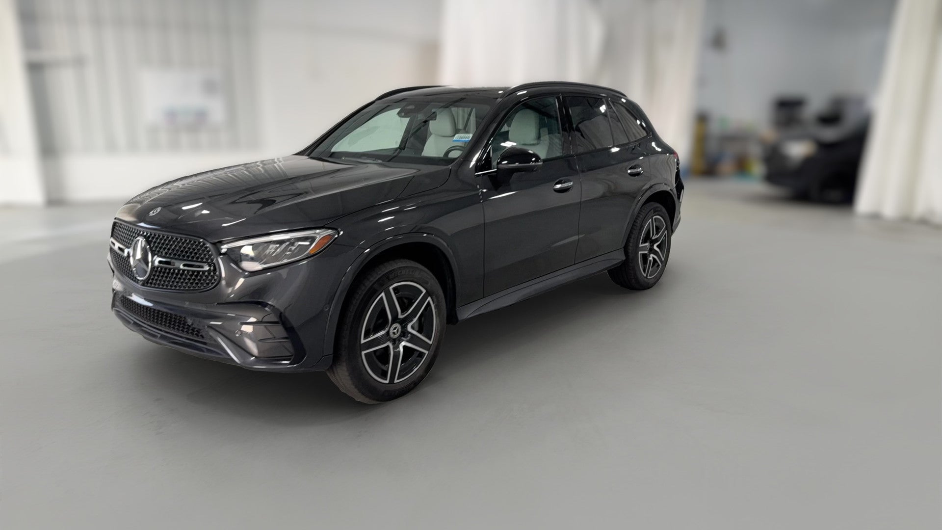 2023 Mercedes-Benz GLC vehicle photo