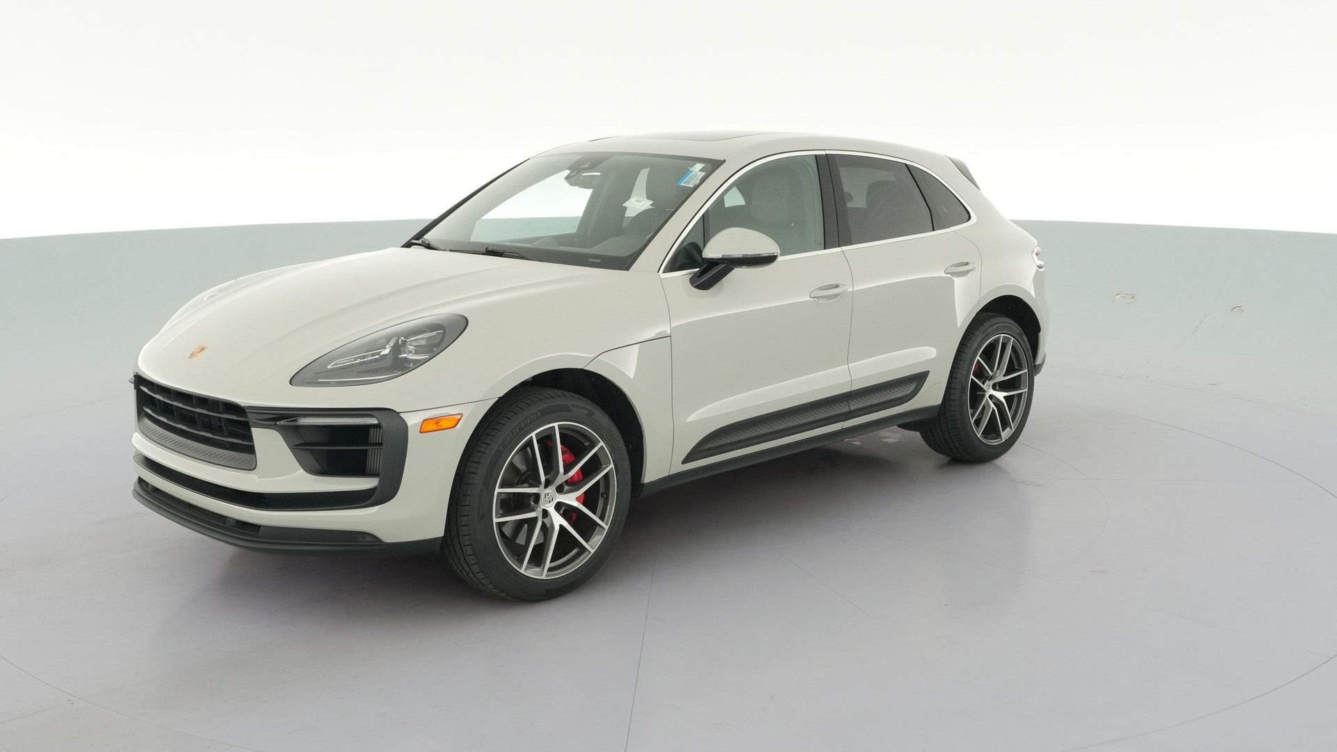 2022 Porsche Macan vehicle photo