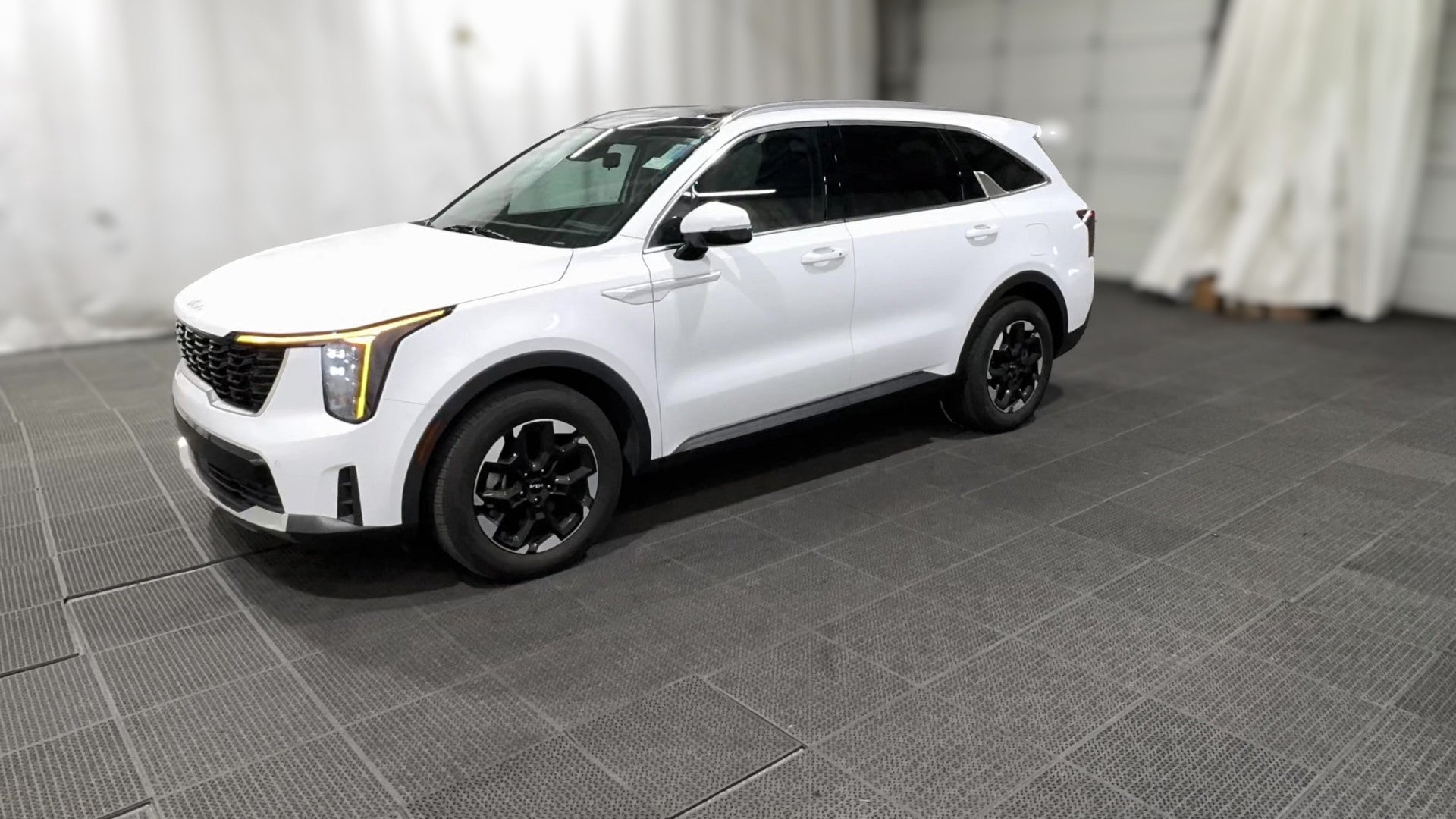 2024 Kia Sorento vehicle photo