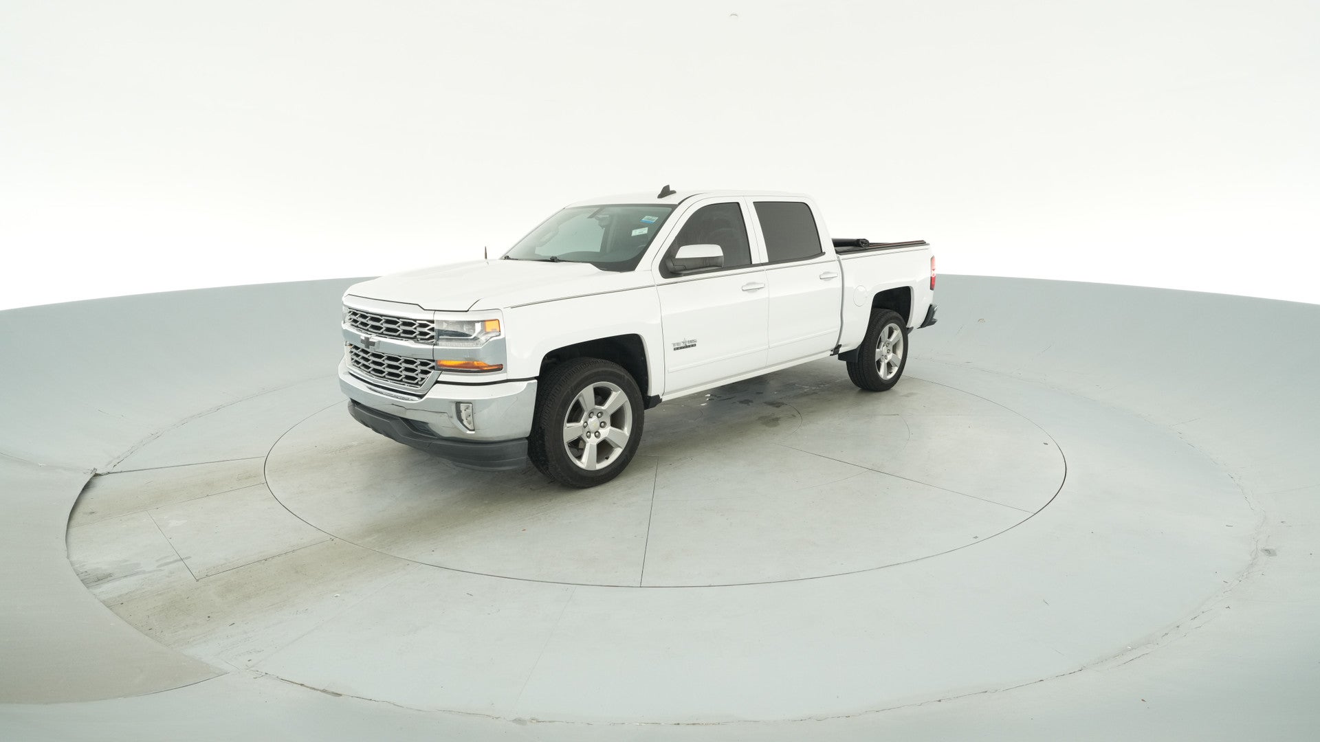 2018 Chevrolet Silverado 1500 Crew Cab vehicle photo