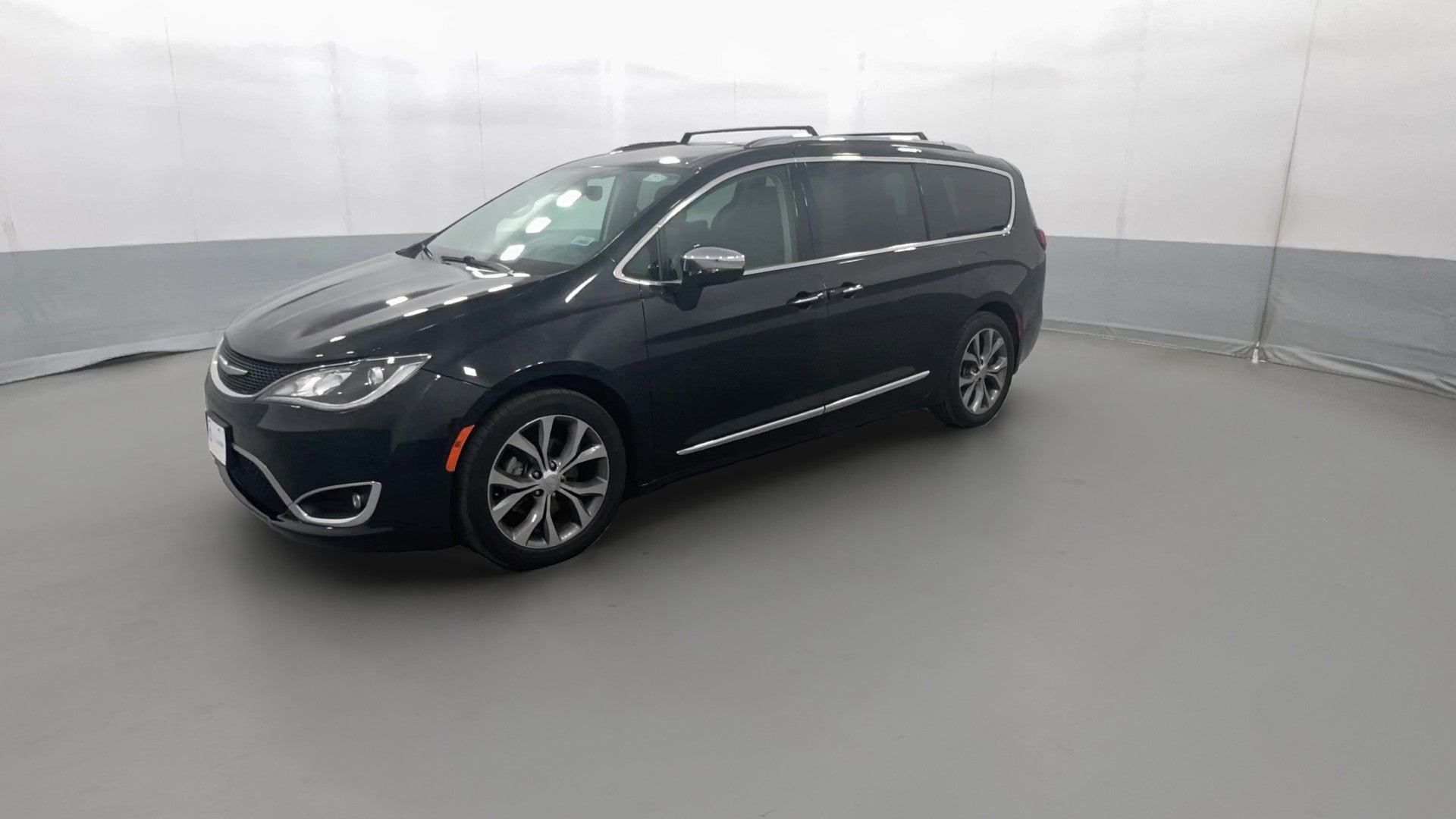 2018 Chrysler Pacifica vehicle photo