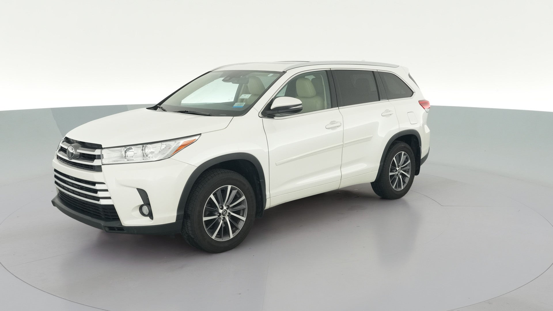 2017 Toyota Highlander vehicle photo