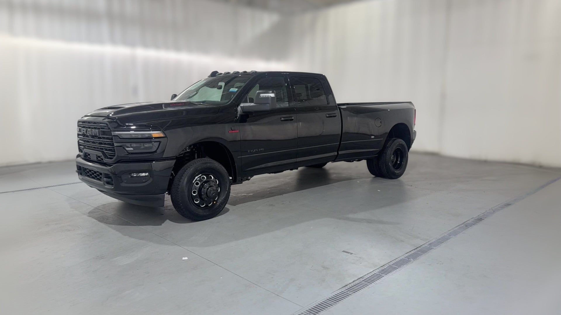 2026 Ram 3500 Crew Cab vehicle photo
