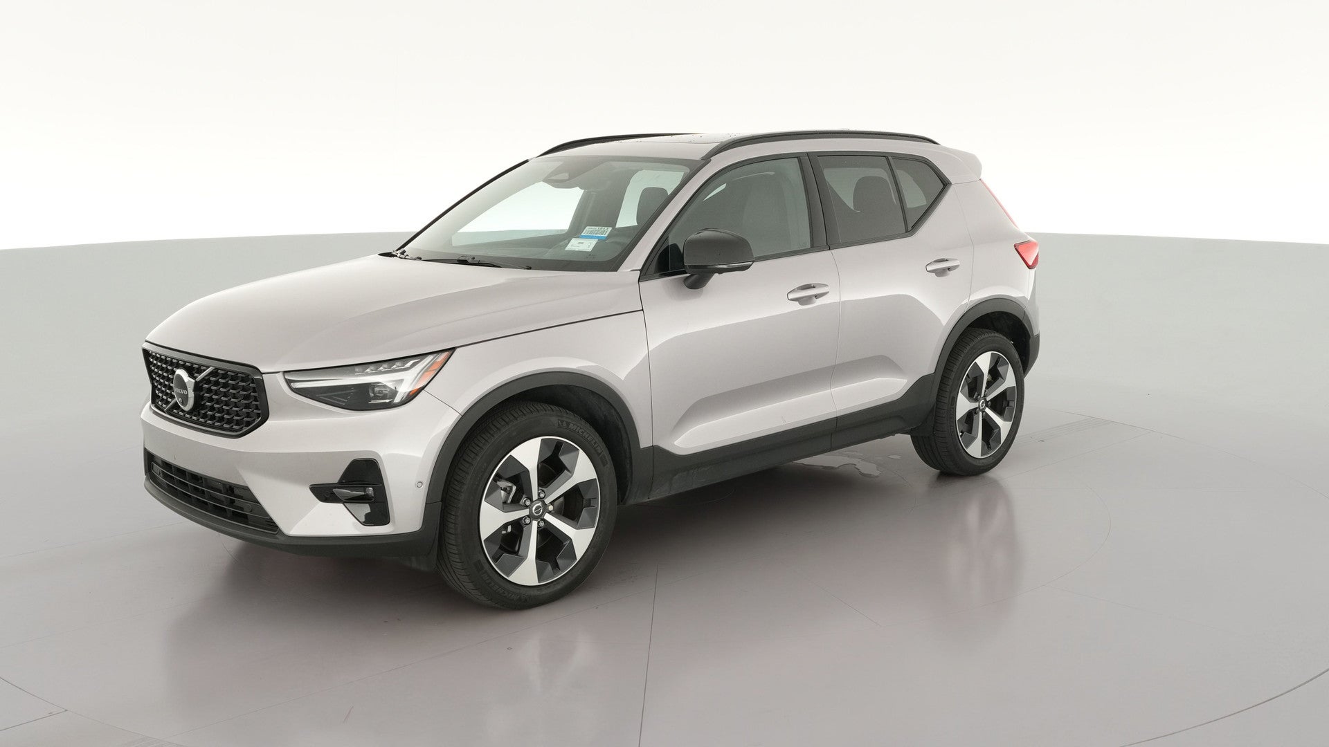 2026 Volvo XC40 vehicle photo