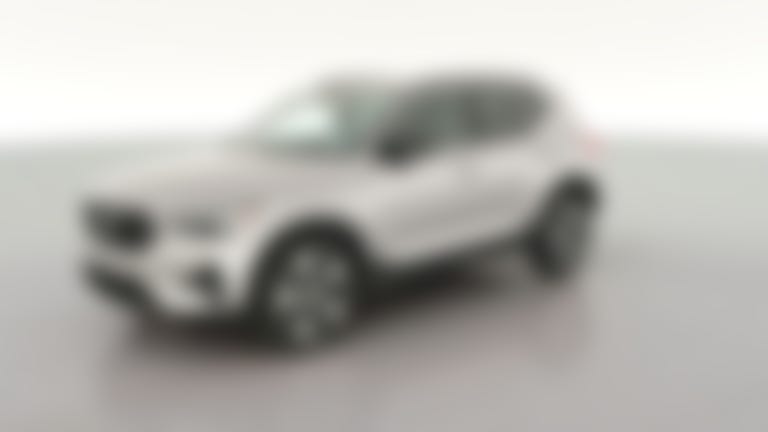 2026 Volvo XC40 vehicle photo