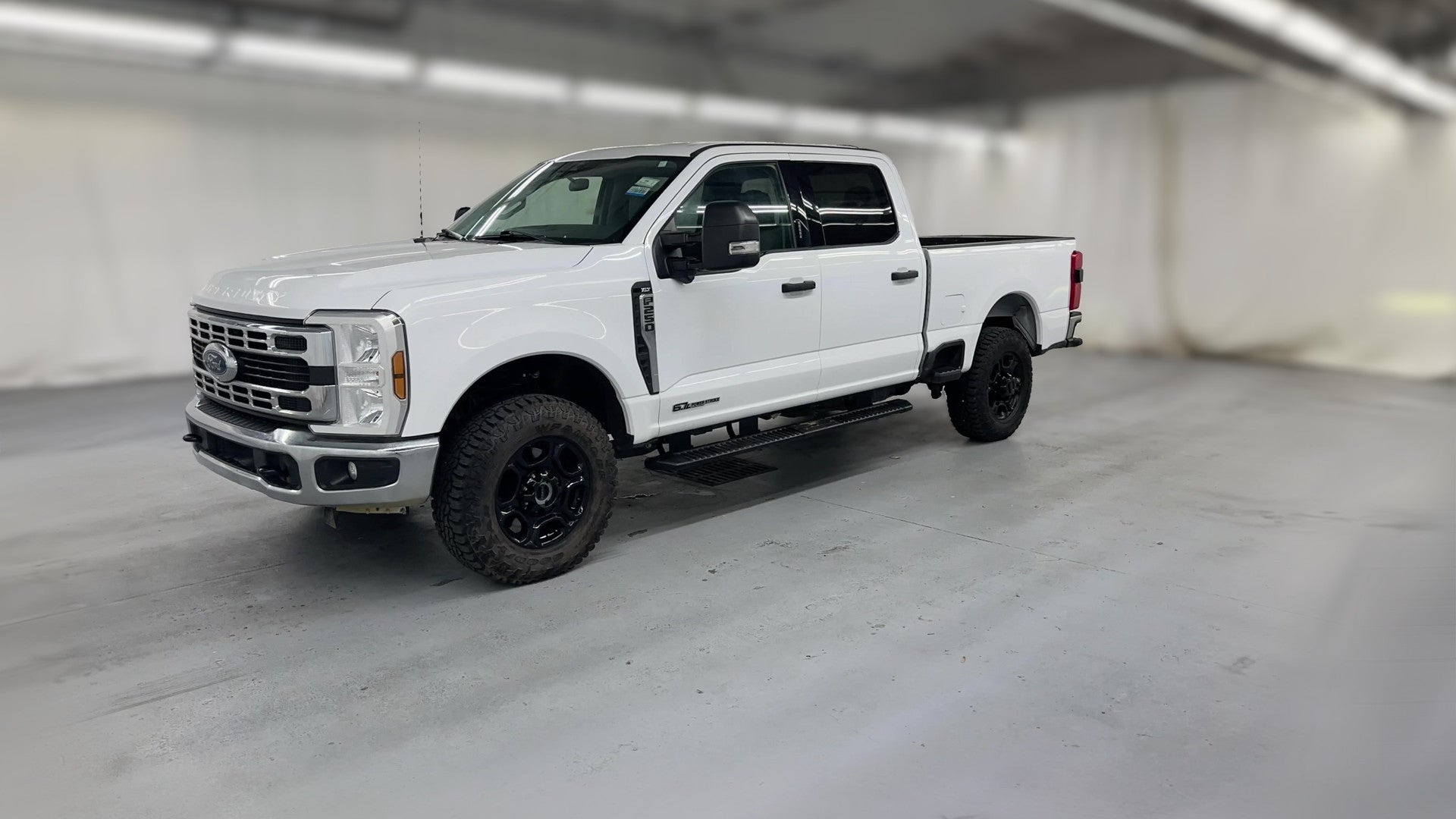 2024 Ford F250 Super Duty Crew Cab vehicle photo