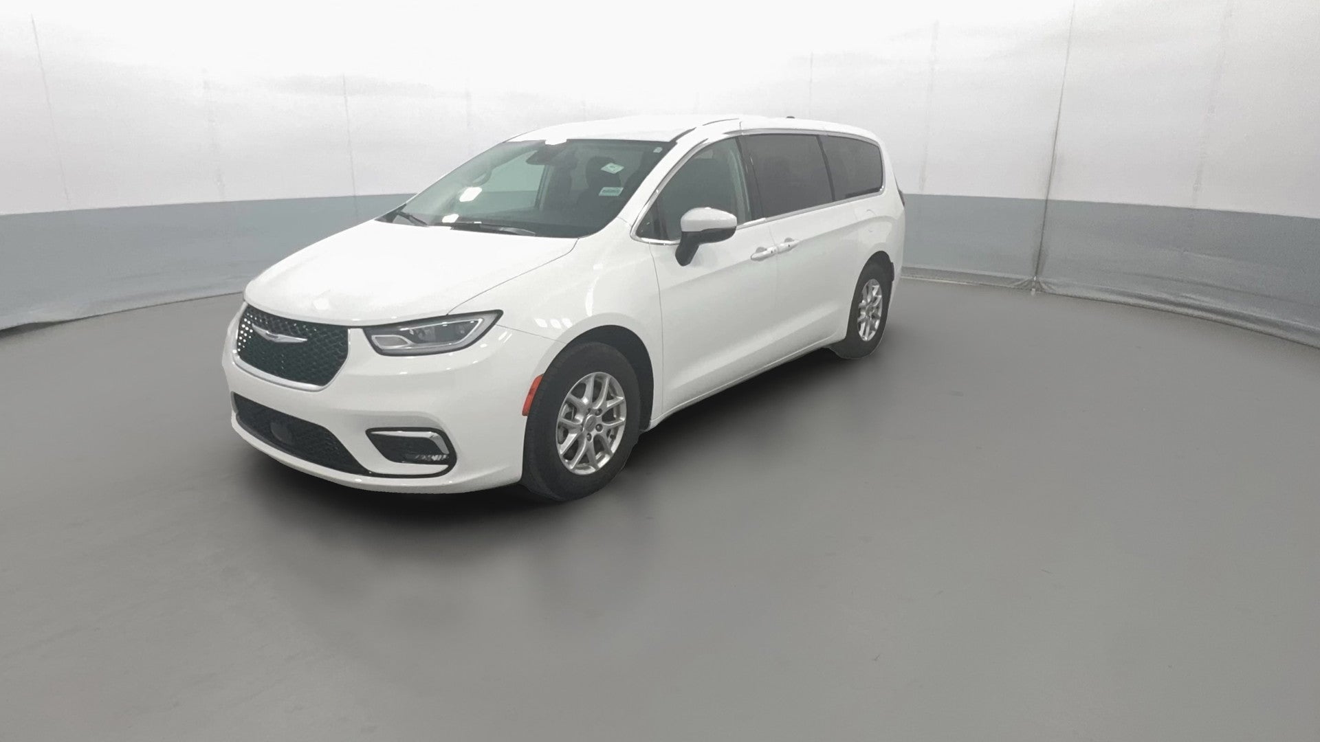 2023 Chrysler Pacifica vehicle photo