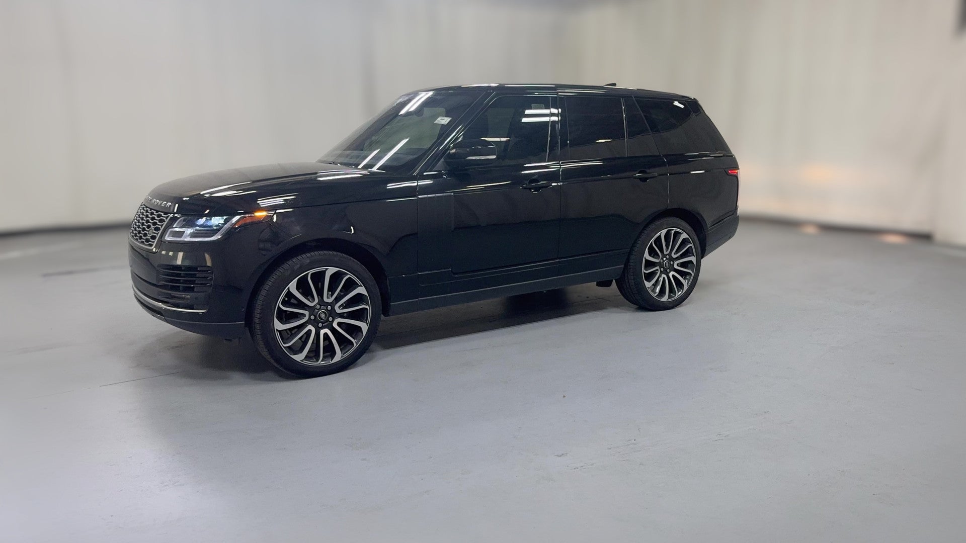 2019 Land Rover Range Rover vehicle photo