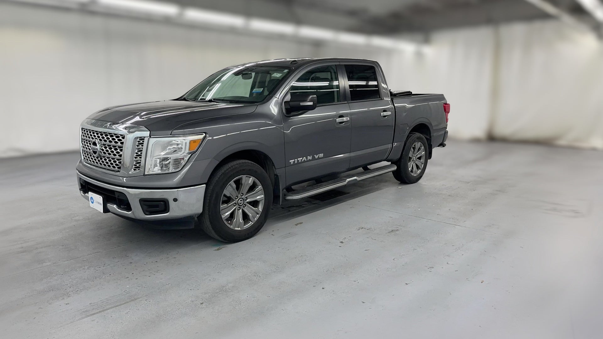 2019 Nissan Titan Crew Cab vehicle photo