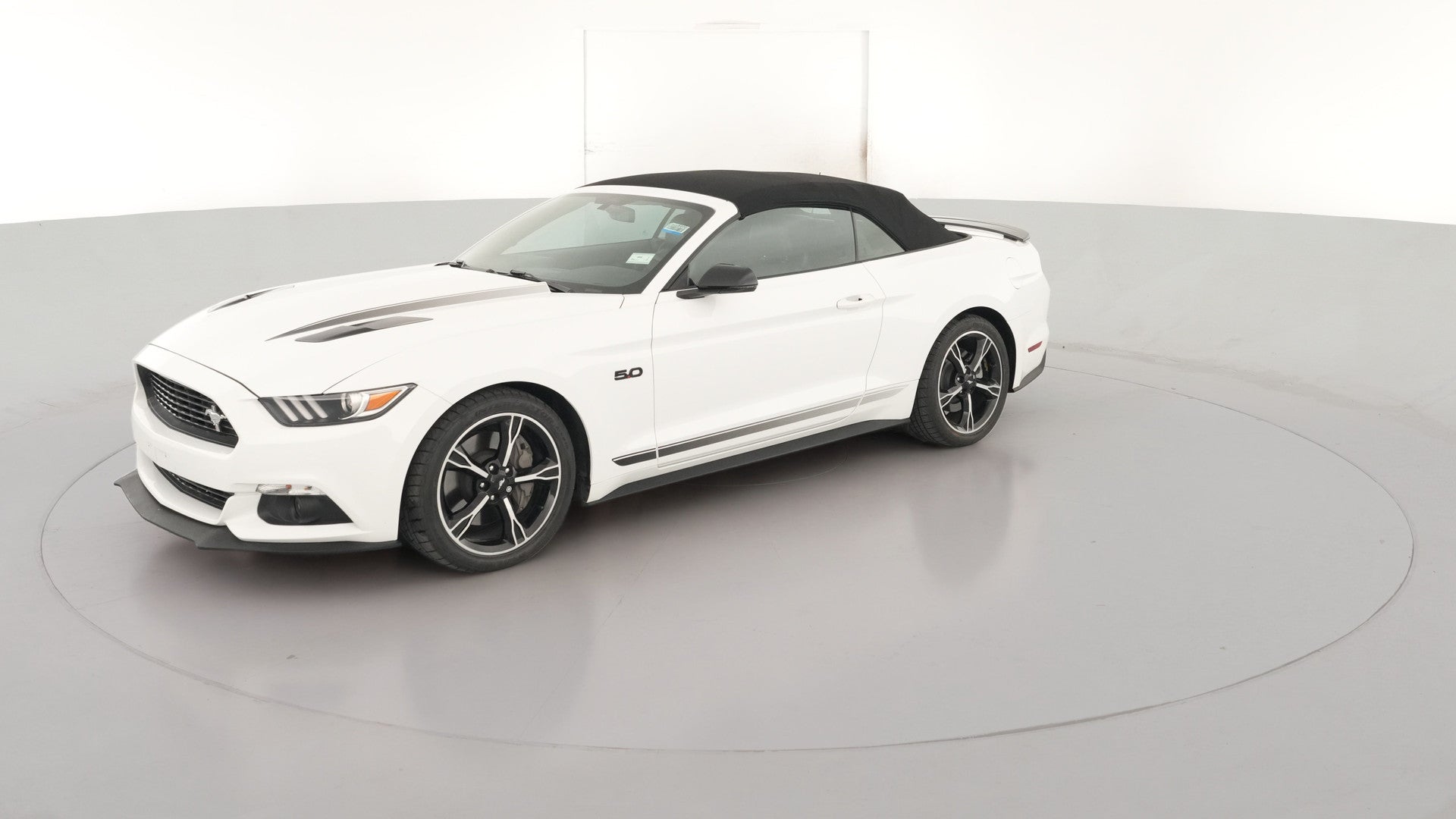 2016 Ford Mustang vehicle photo