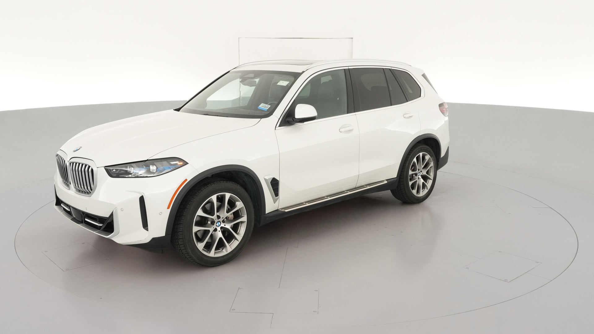 2024 BMW X5 vehicle photo