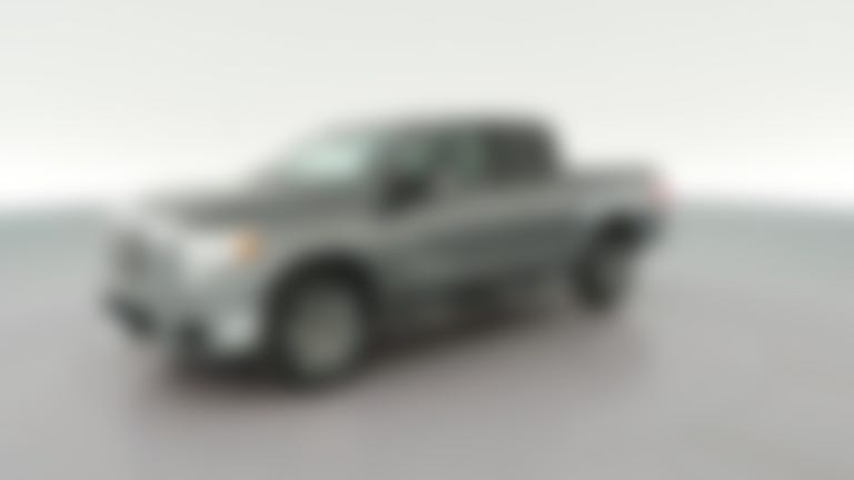 2019 Nissan Titan Crew Cab vehicle photo
