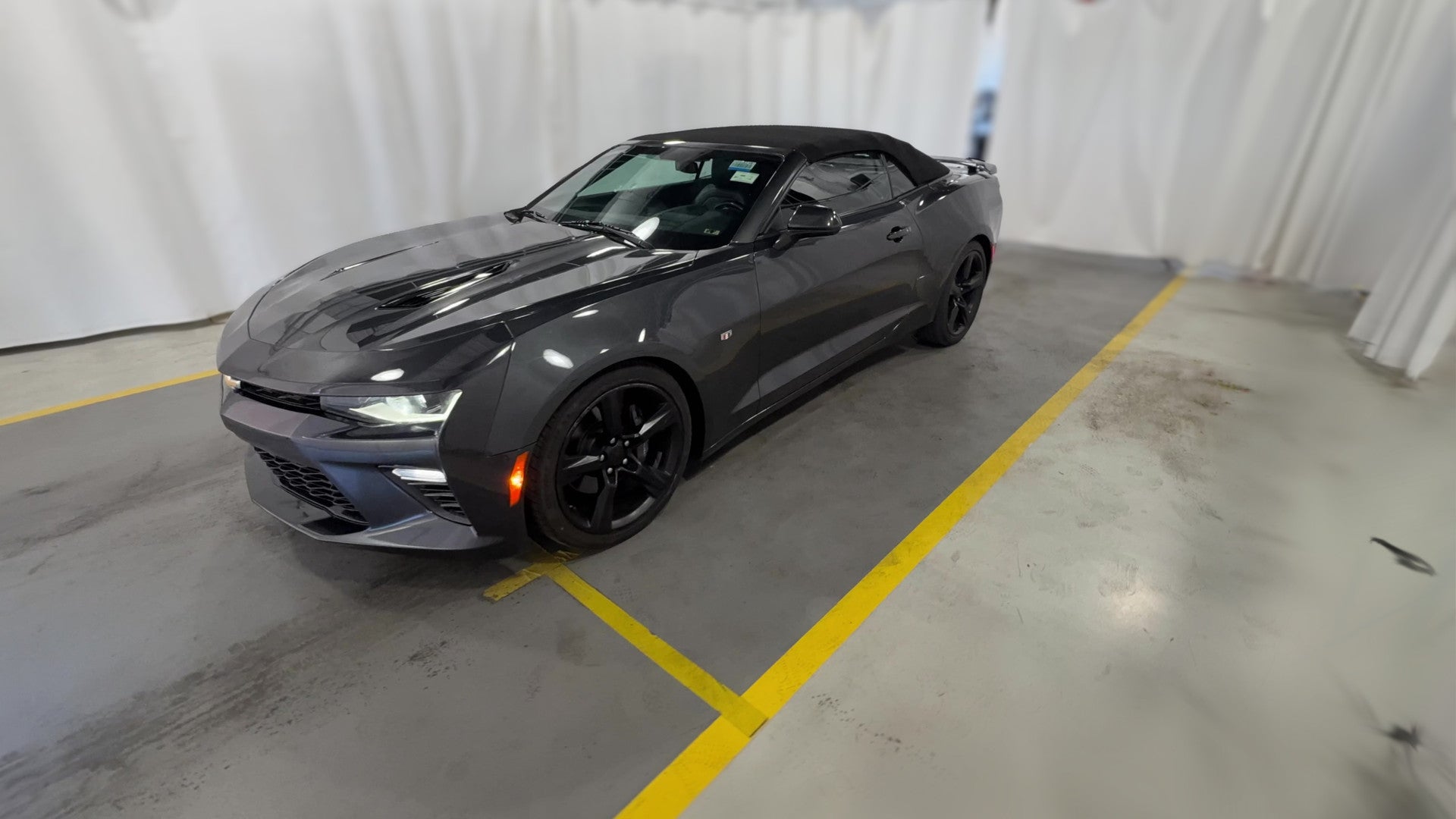 2018 Chevrolet Camaro vehicle photo