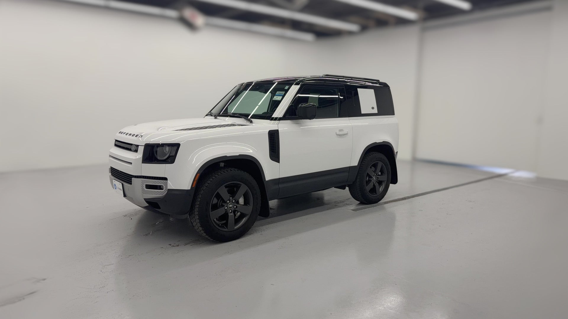 2023 Land Rover Defender 90 vehicle photo