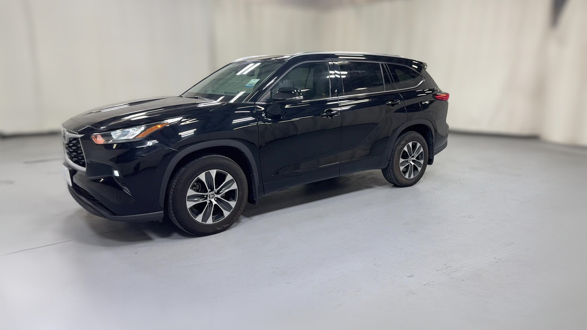2020 Toyota Highlander vehicle photo