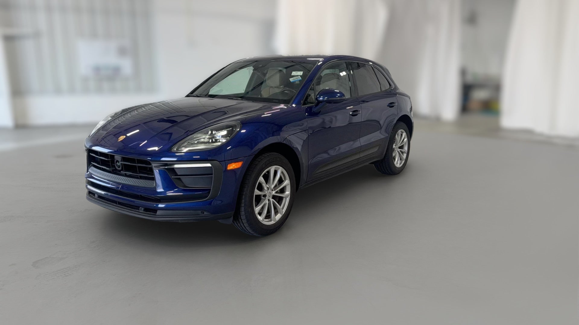 2023 Porsche Macan vehicle photo