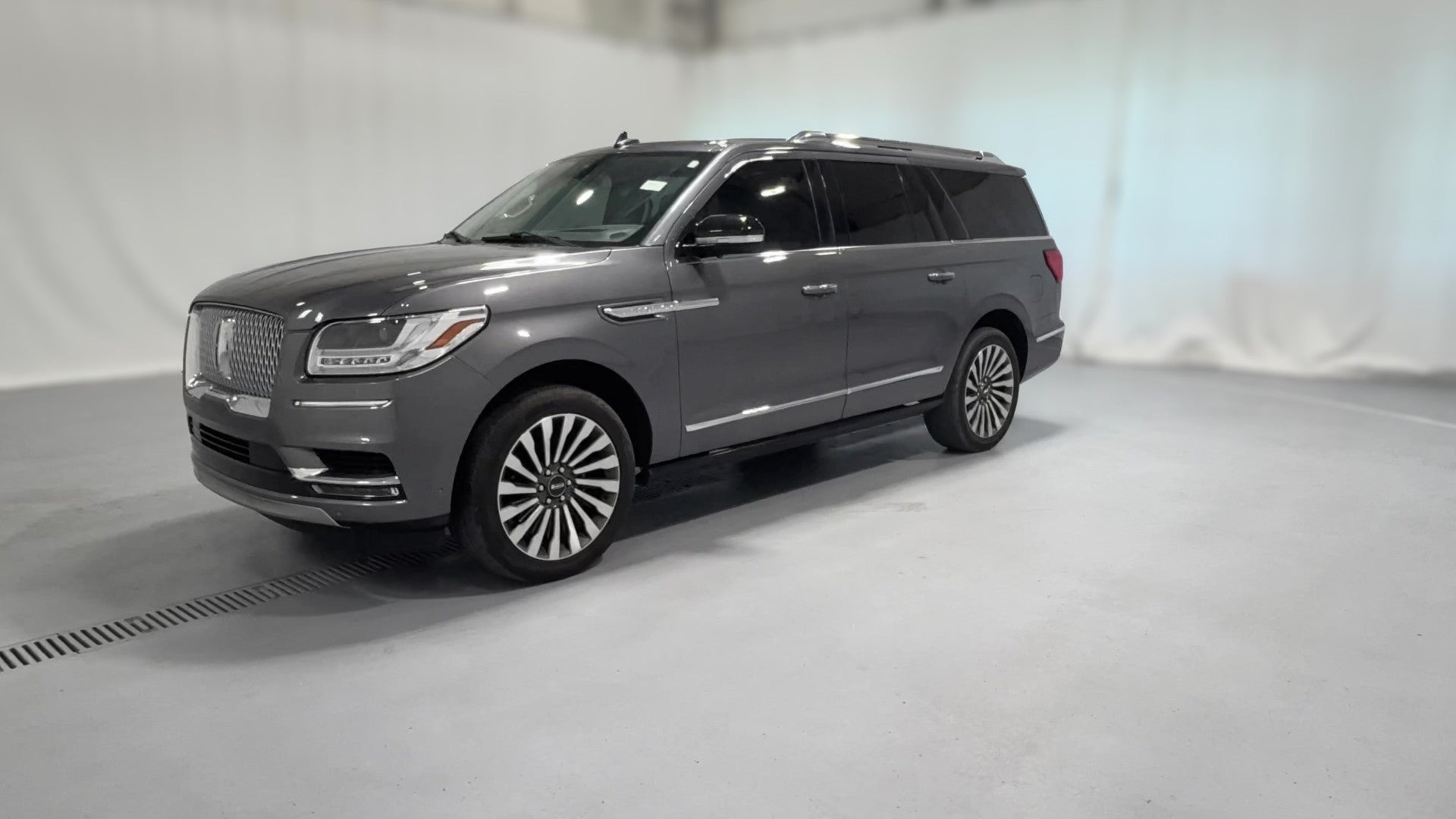 2021 Lincoln Navigator L vehicle photo