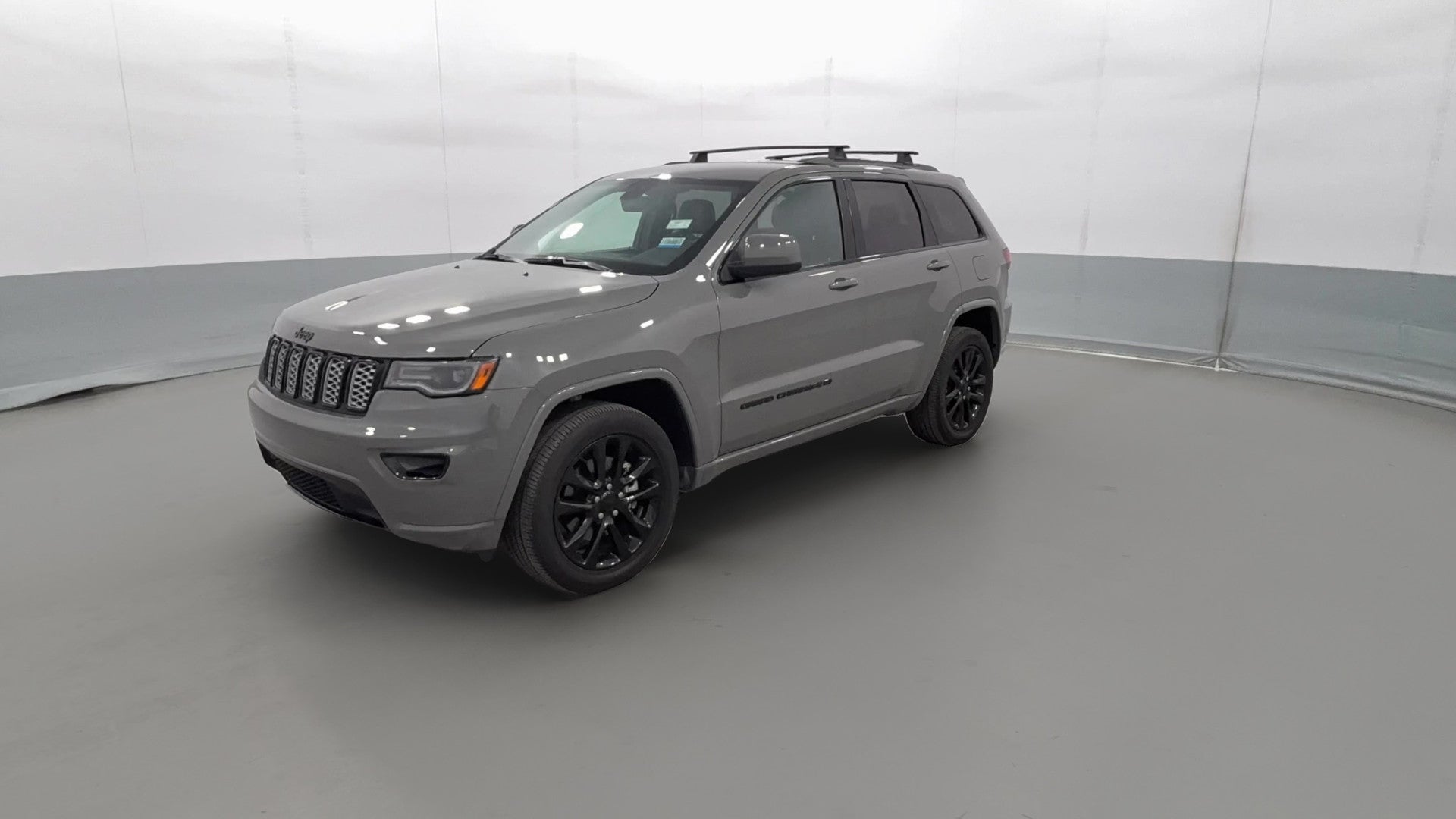 2022 Jeep Grand Cherokee vehicle photo