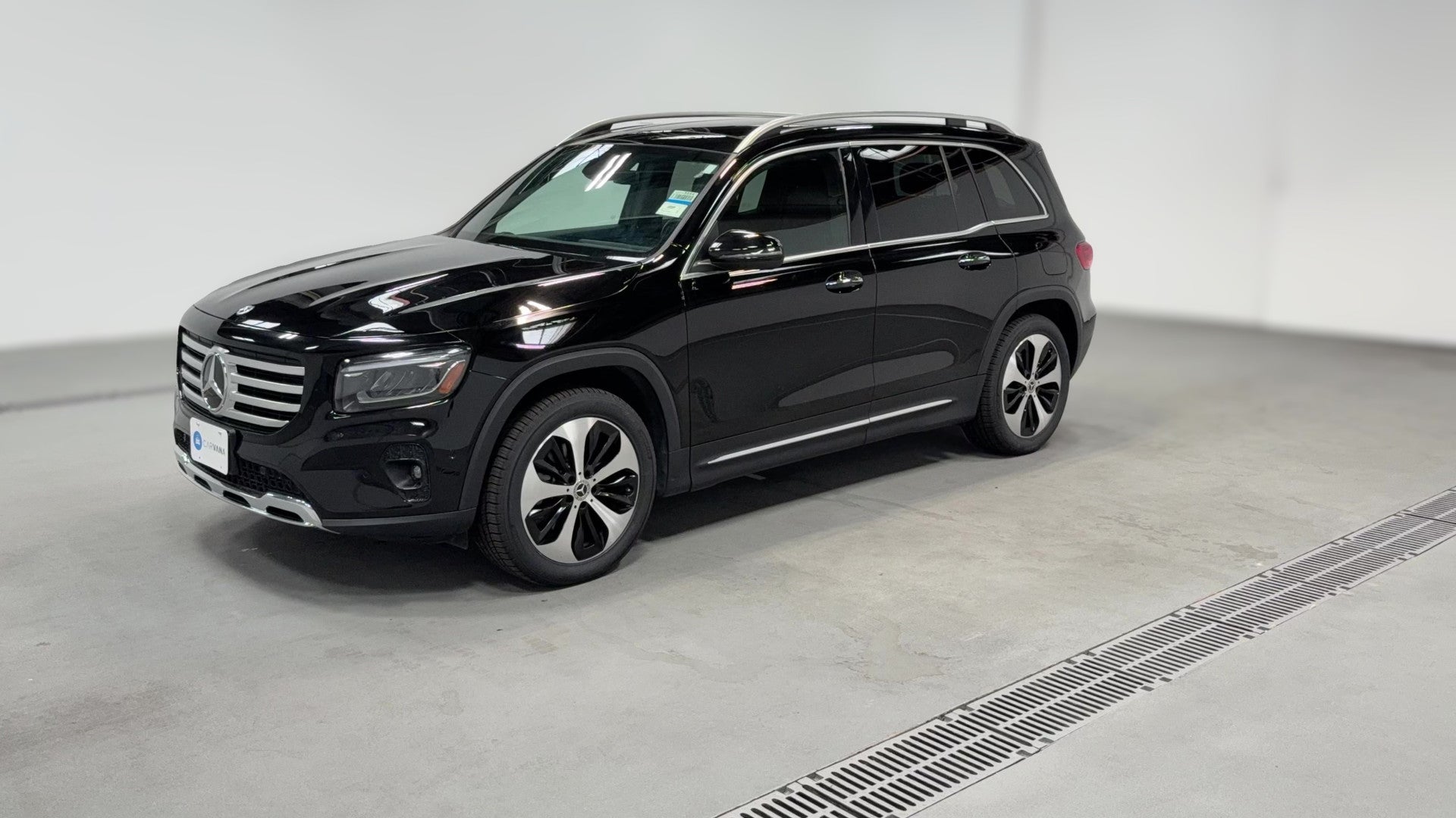 2025 Mercedes-Benz GLB vehicle photo