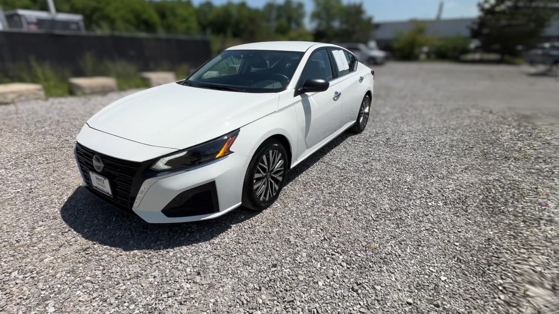 2025 Nissan Altima vehicle photo