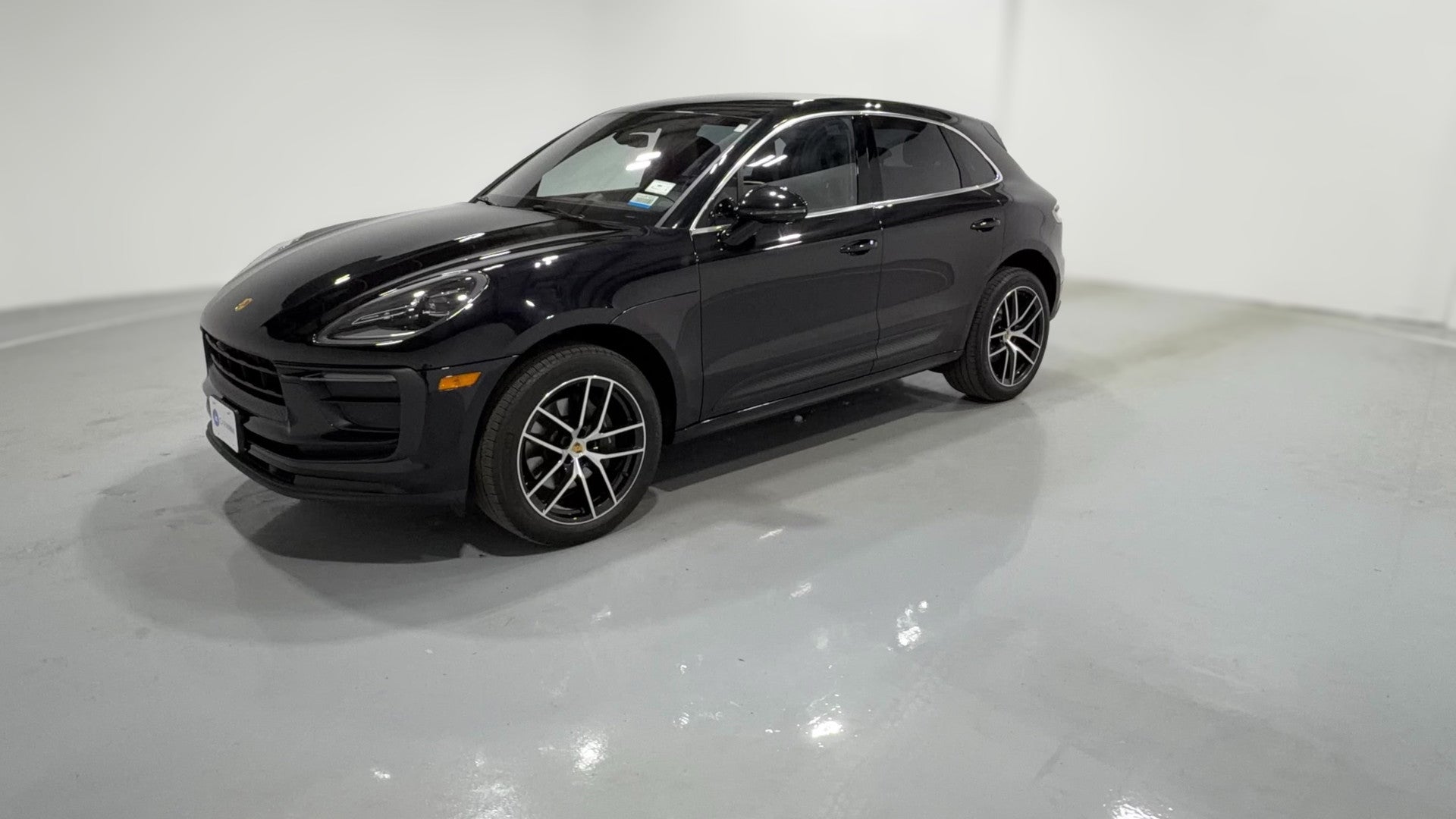 2022 Porsche Macan vehicle photo