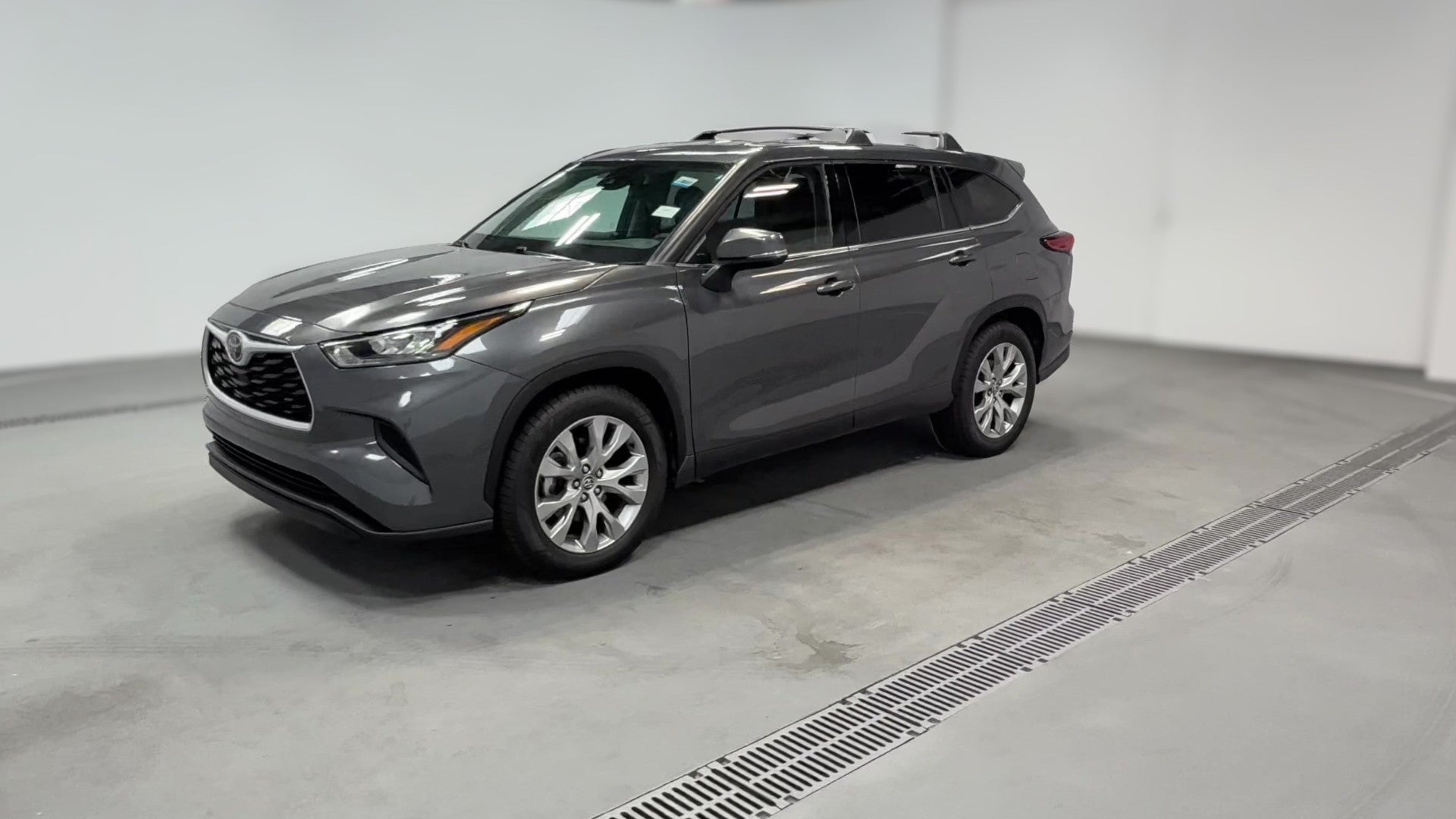 2020 Toyota Highlander vehicle photo