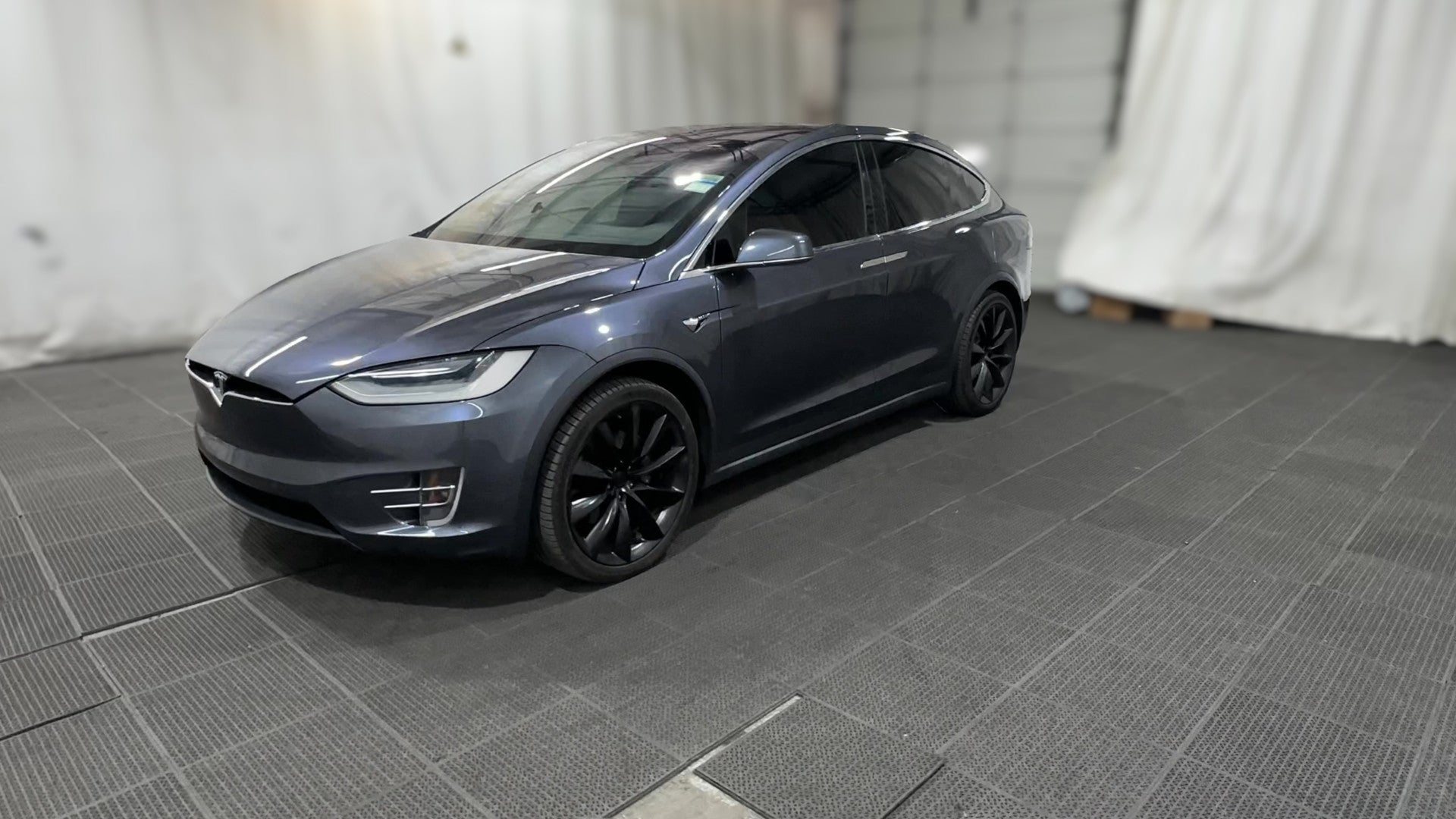 2020 Tesla Model X vehicle photo