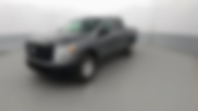 2017 Nissan Titan Crew Cab vehicle photo