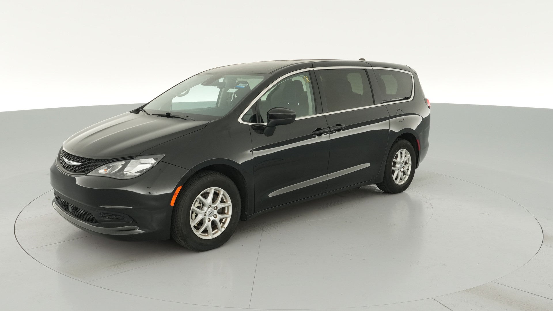 2023 Chrysler Voyager vehicle photo