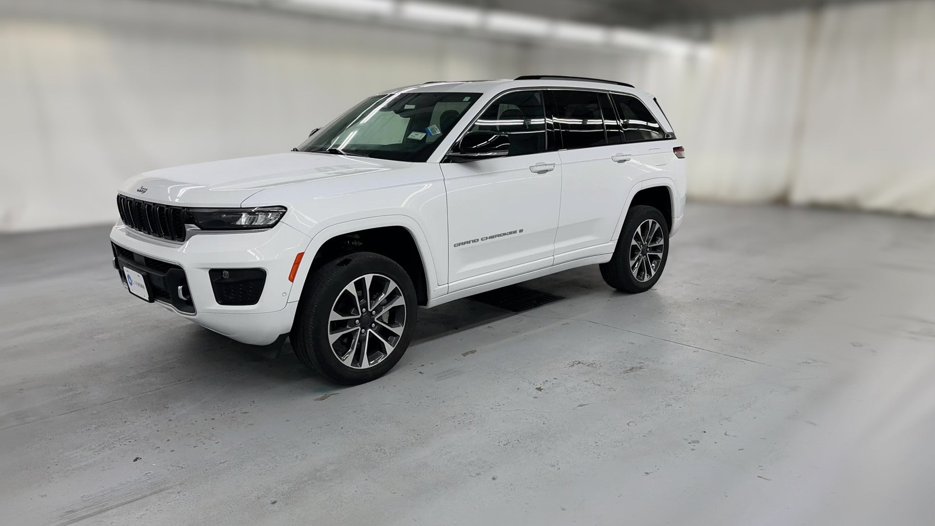 2022 Jeep Grand Cherokee vehicle photo