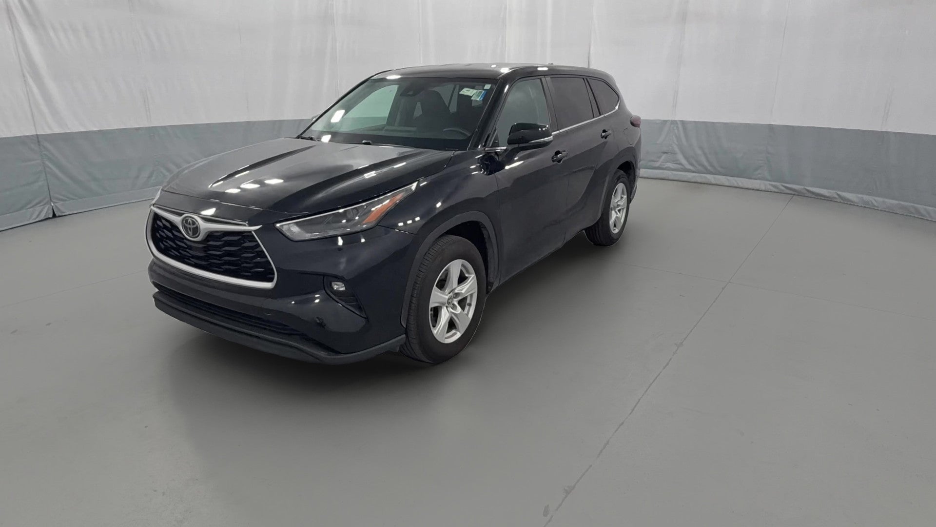 2025 Toyota Highlander vehicle photo