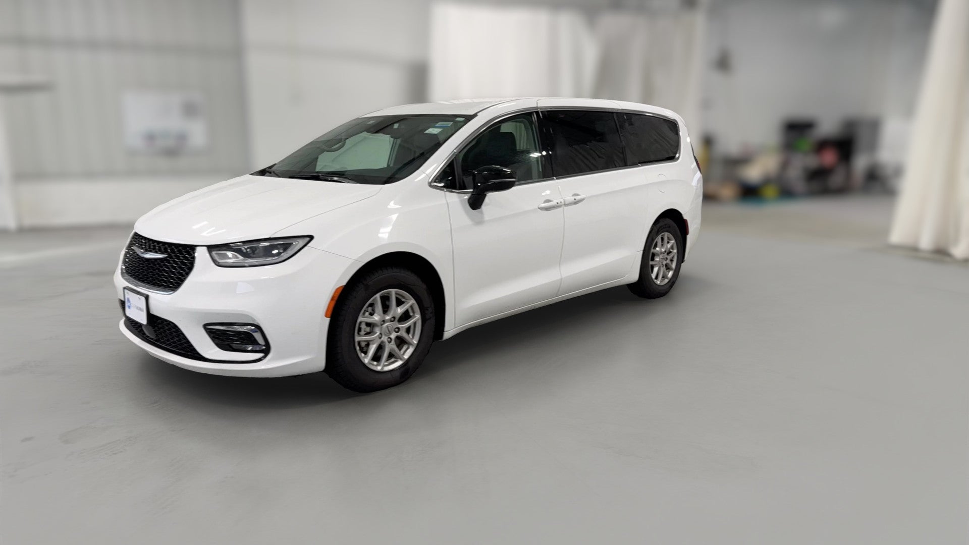 2024 Chrysler Pacifica vehicle photo