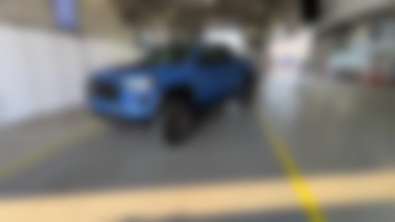 2025 Chevrolet Colorado Crew Cab vehicle photo