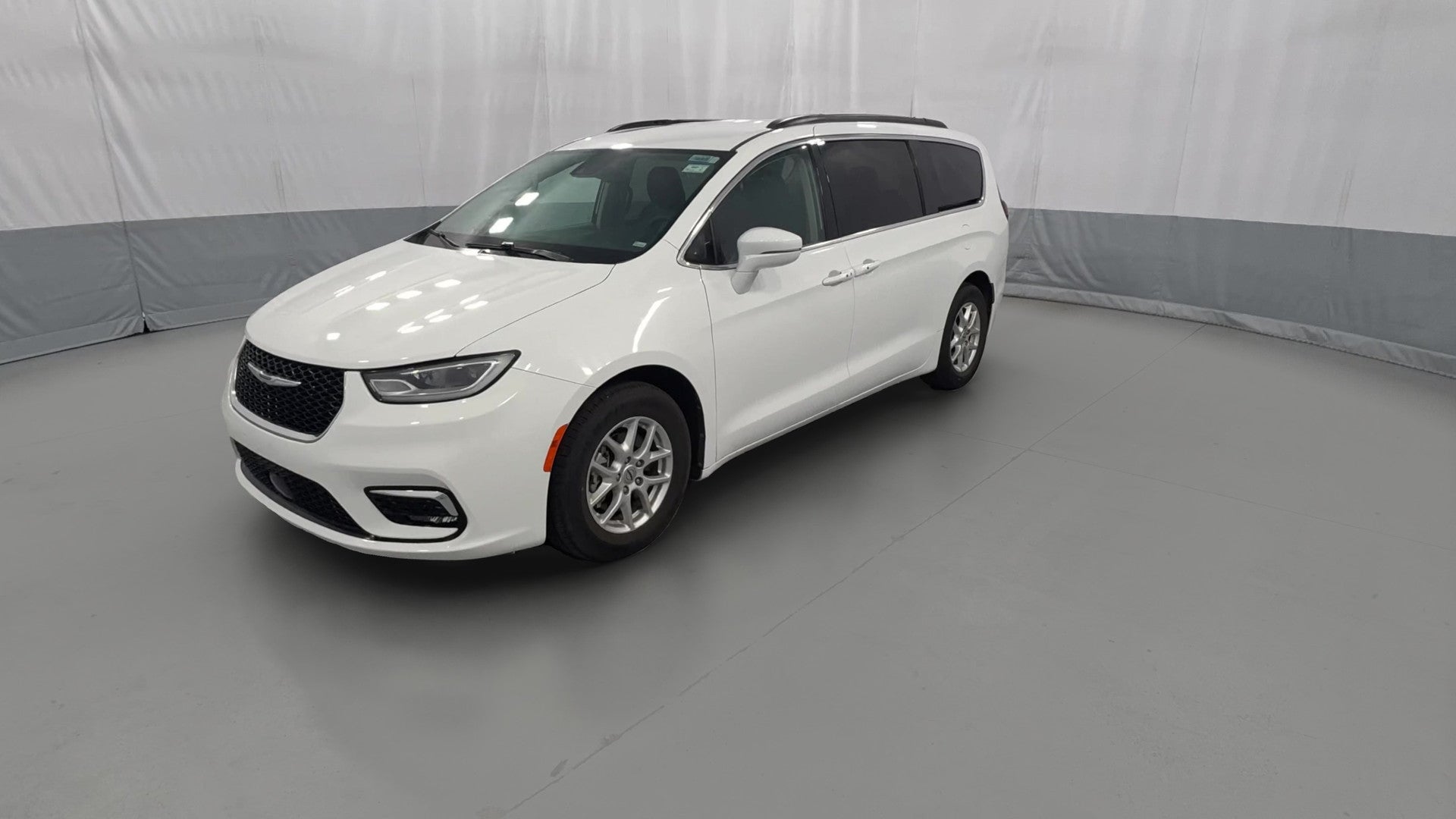 2022 Chrysler Pacifica vehicle photo