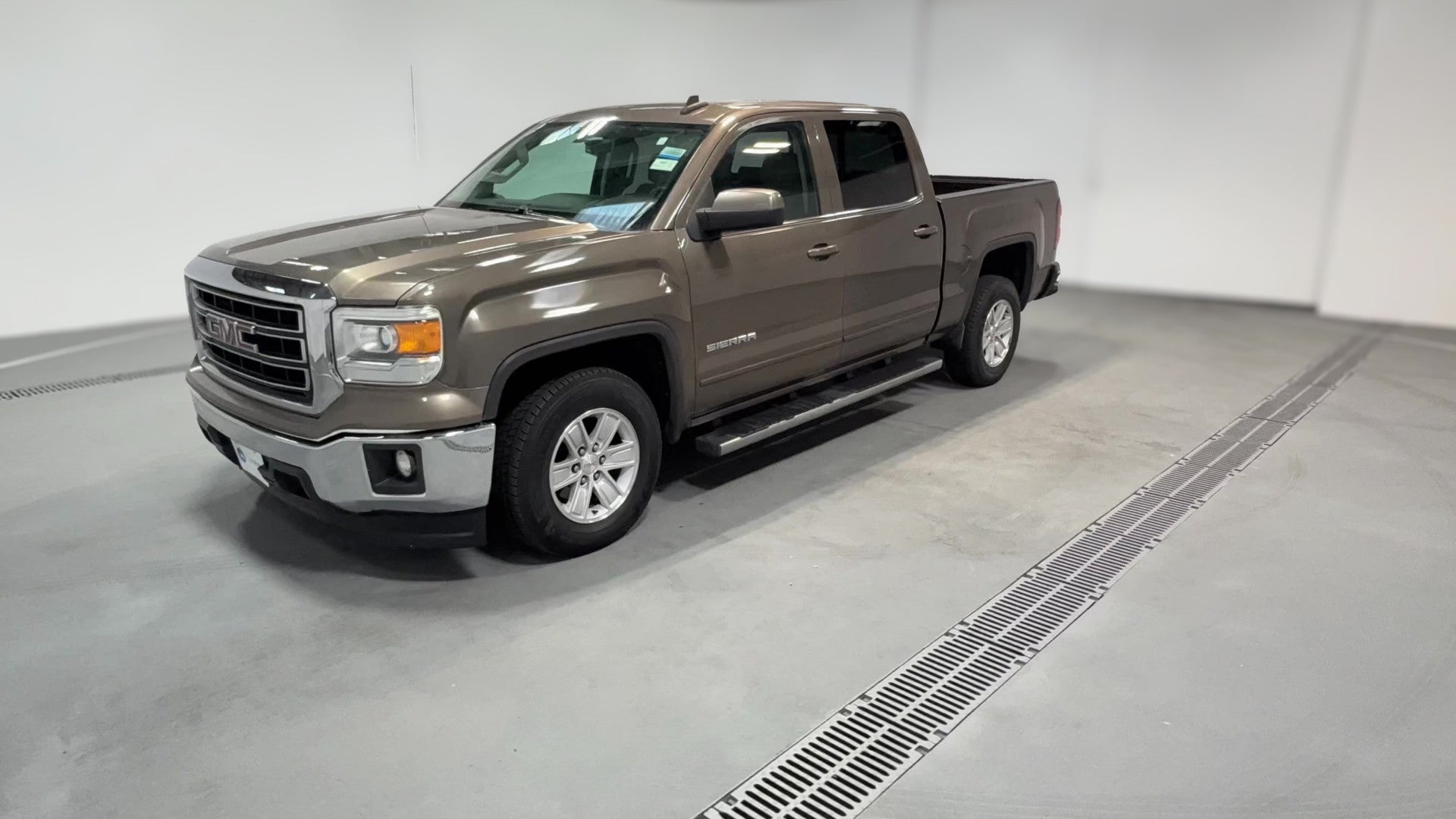 2015 GMC Sierra 1500 Crew Cab vehicle photo