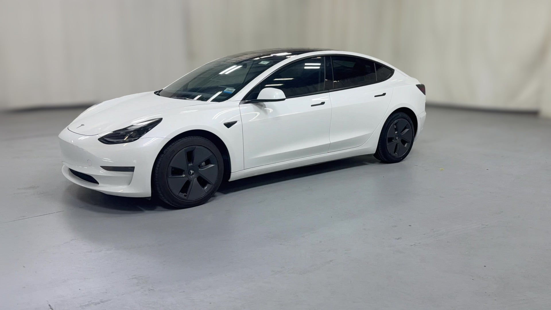 2023 Tesla Model 3 vehicle photo