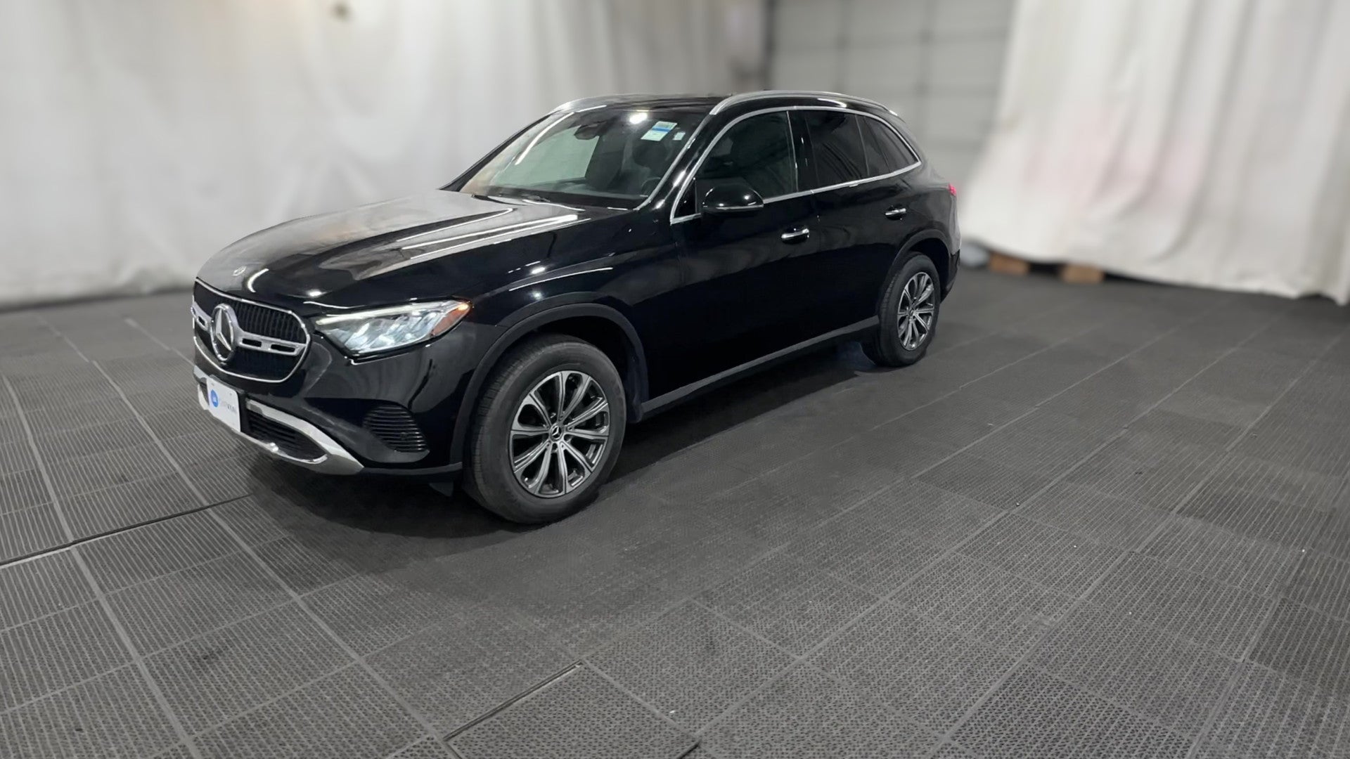 2024 Mercedes-Benz GLC vehicle photo