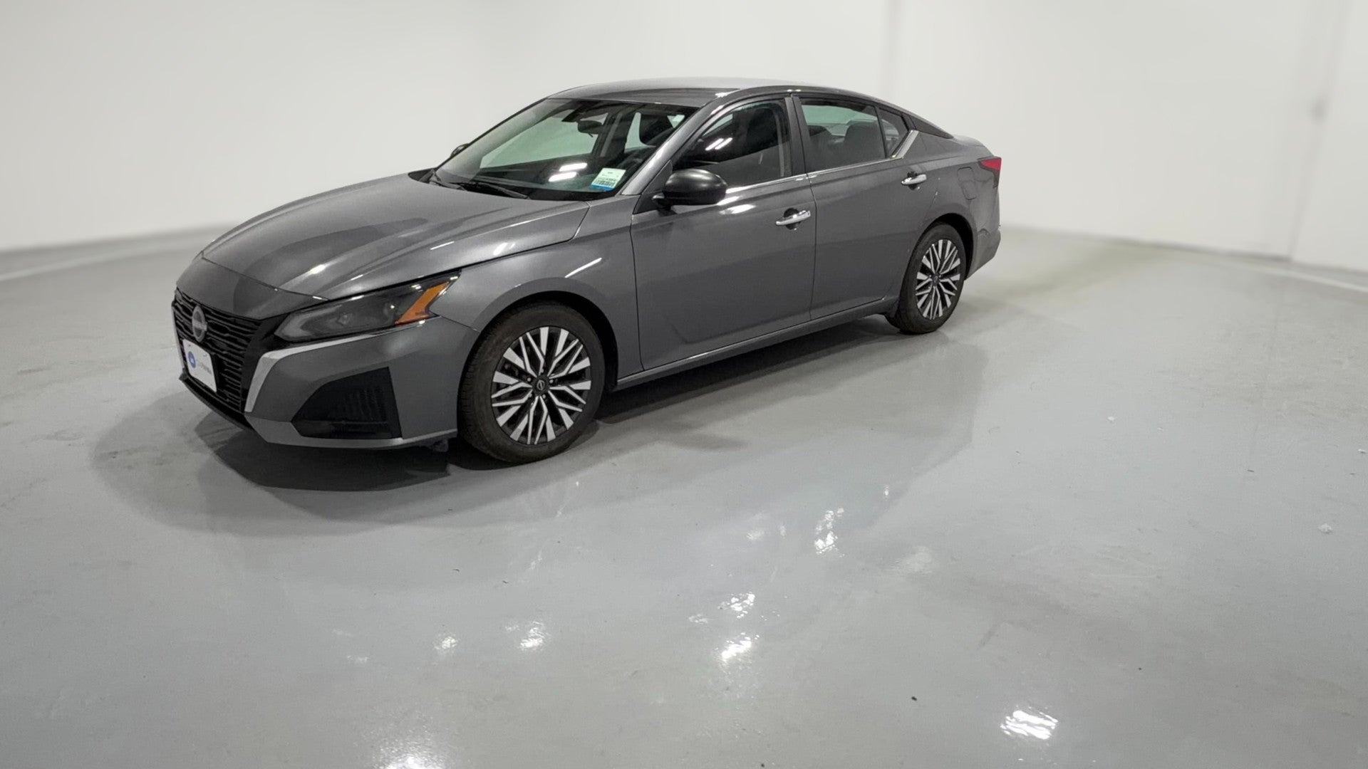 2025 Nissan Altima vehicle photo
