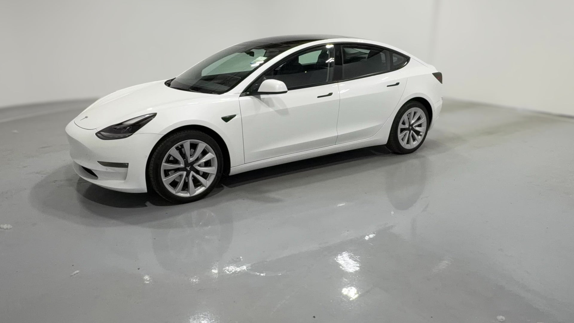 2022 Tesla Model 3 vehicle photo