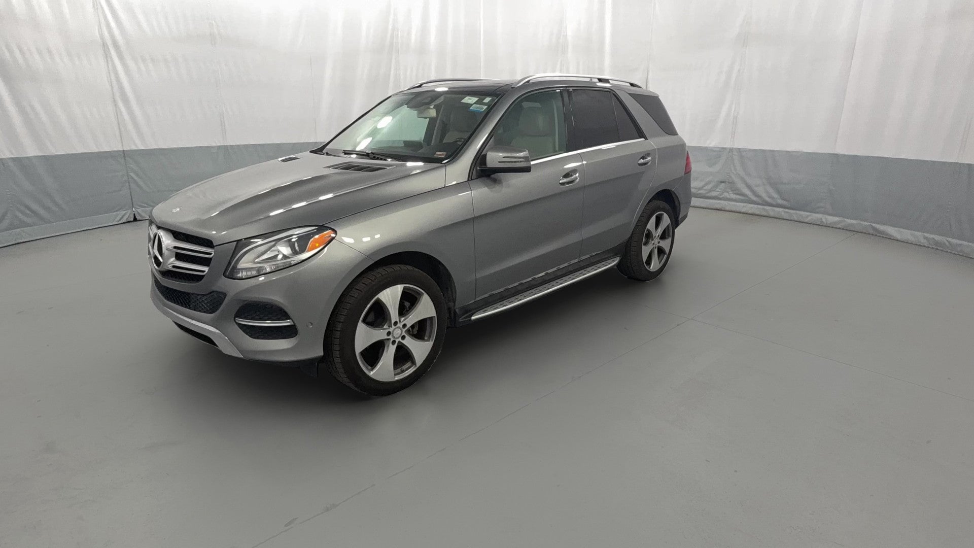 2016 Mercedes-Benz GLE vehicle photo