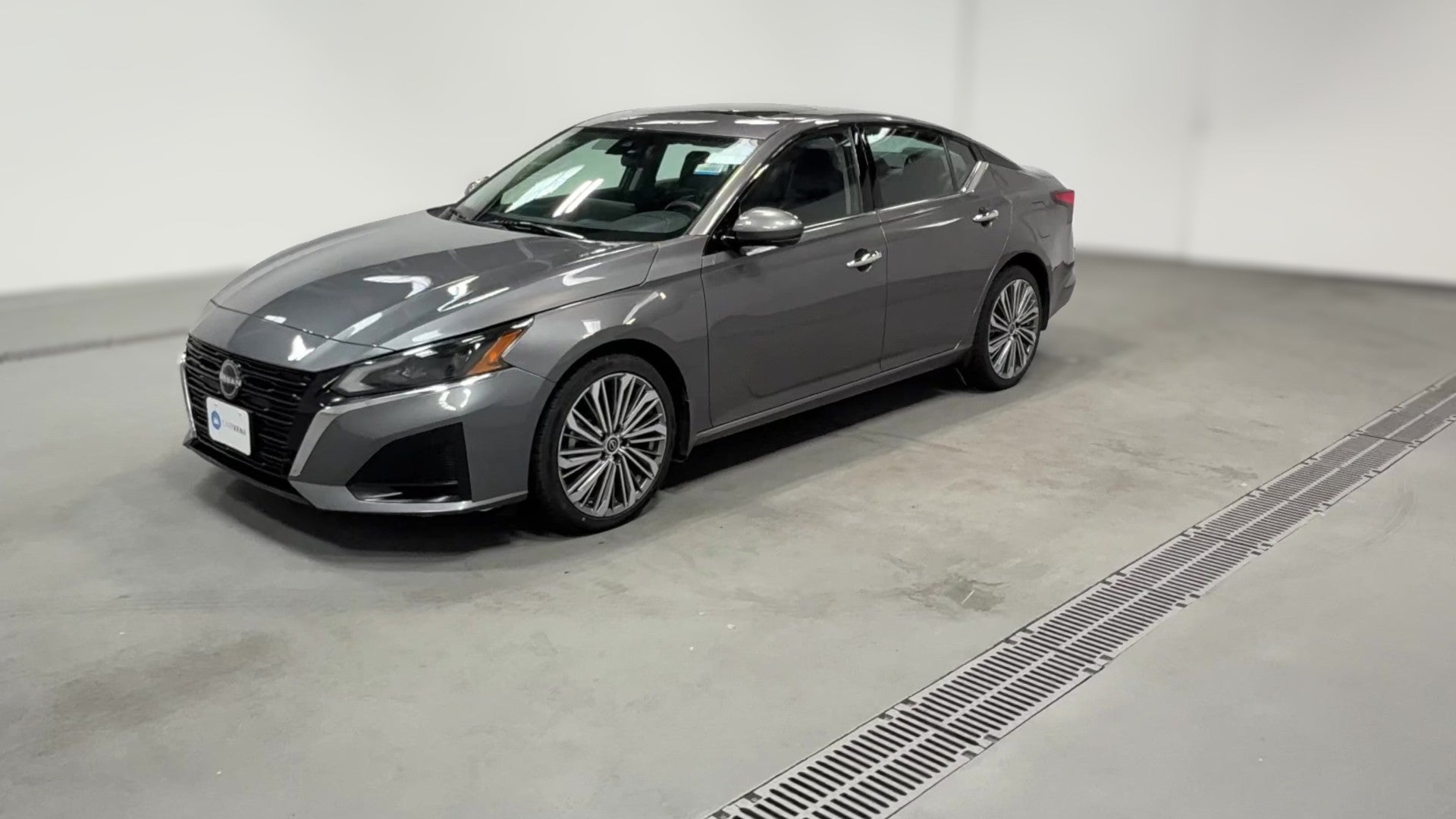 2023 Nissan Altima vehicle photo