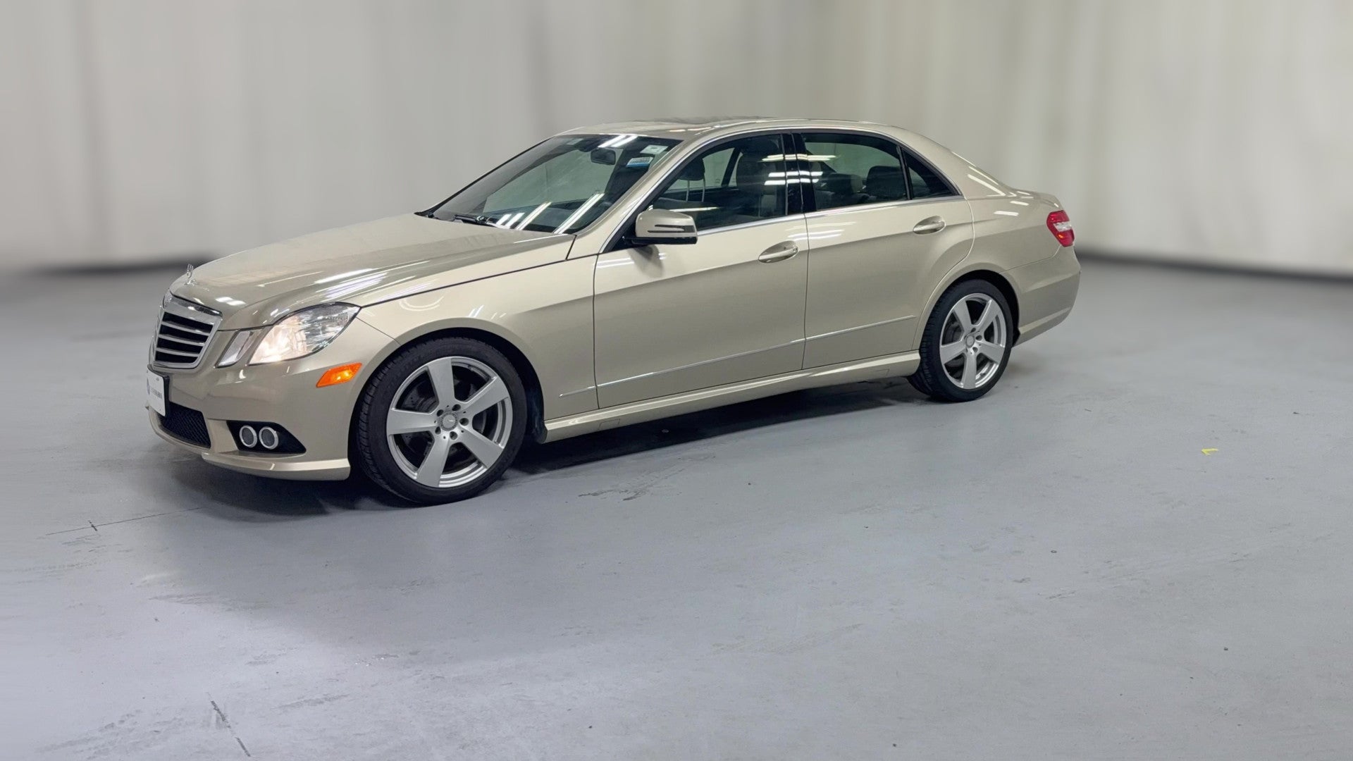 2010 Mercedes-Benz E-Class vehicle photo