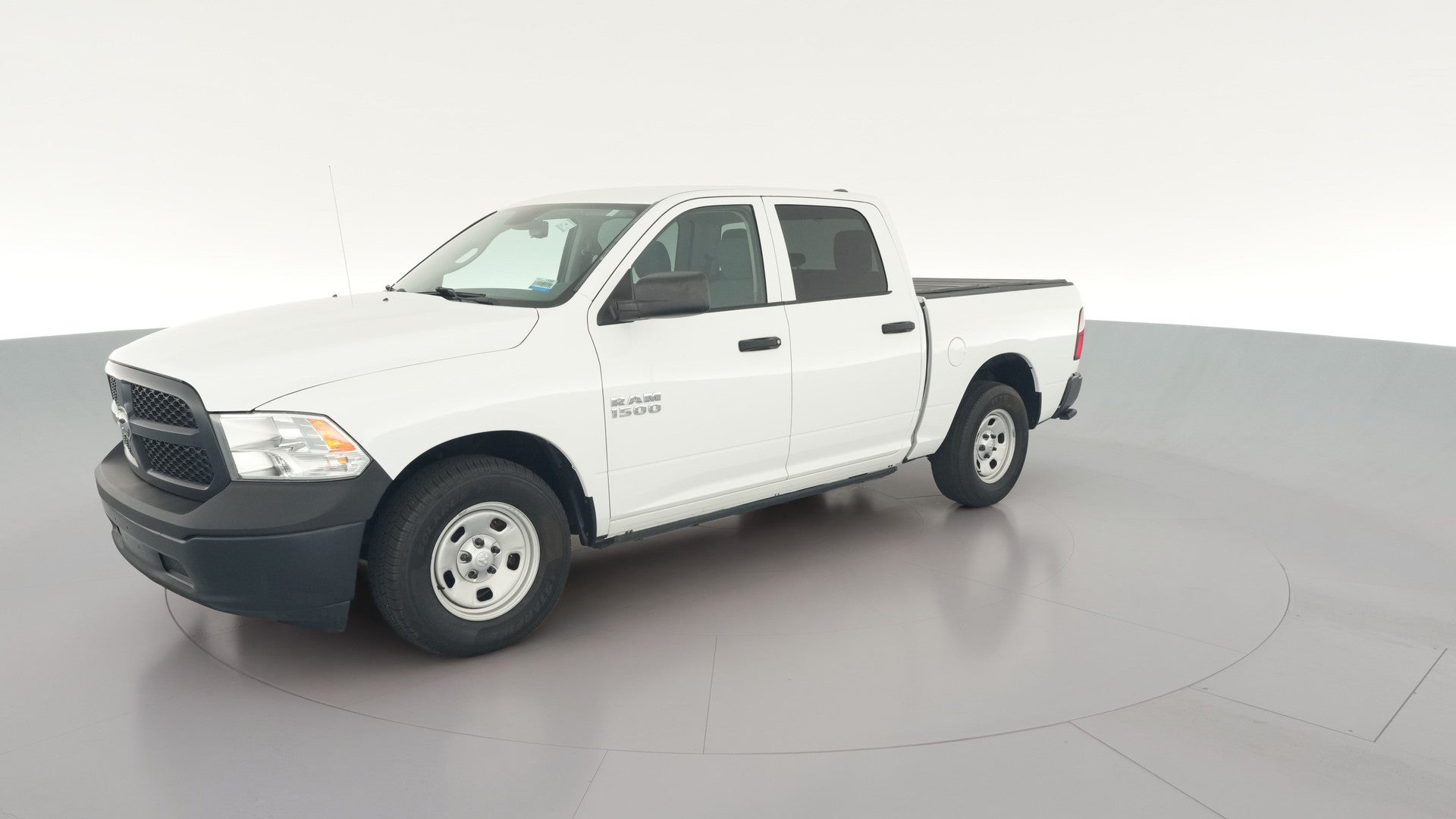 2016 Ram 1500 Crew Cab vehicle photo