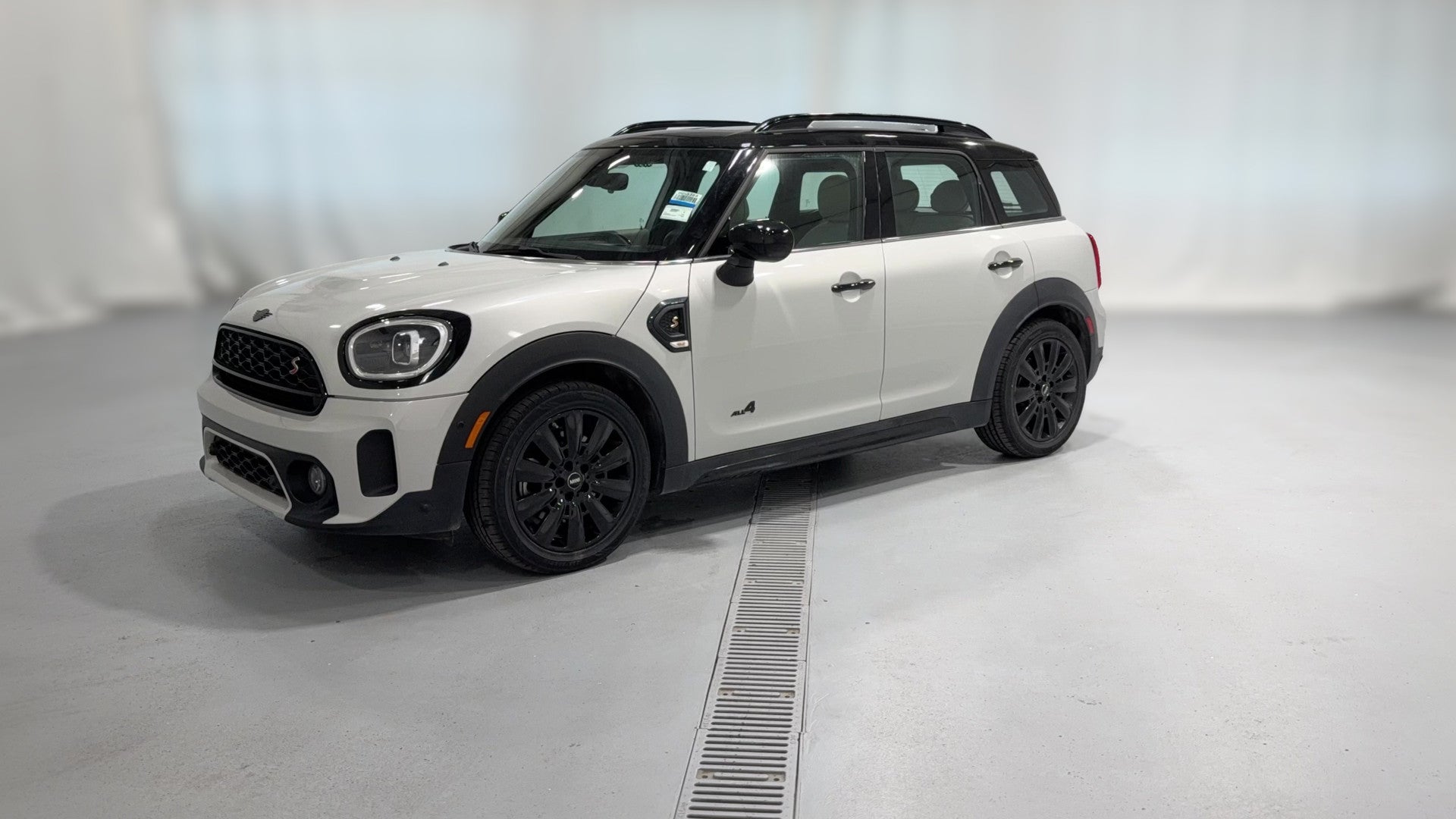 2023 MINI Countryman vehicle photo