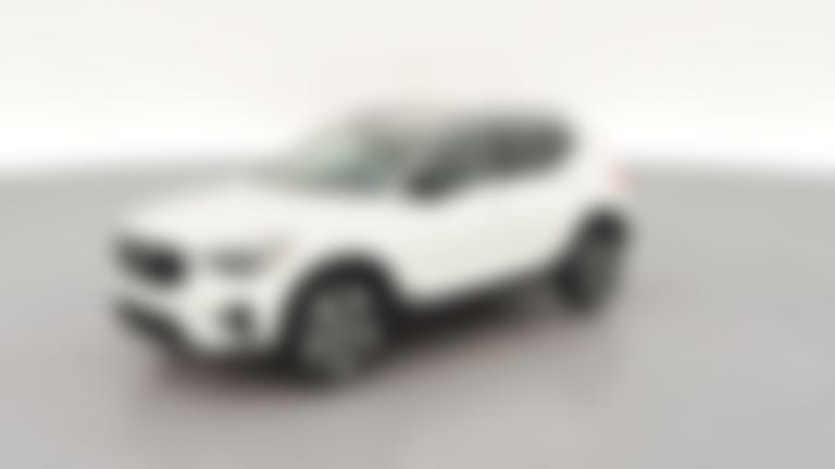 2026 Volvo XC40 vehicle photo